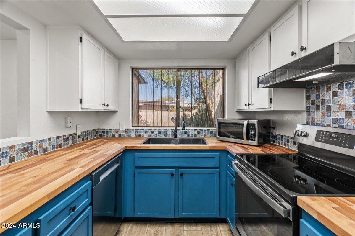 2501 E PEPPER RIDGE Circle