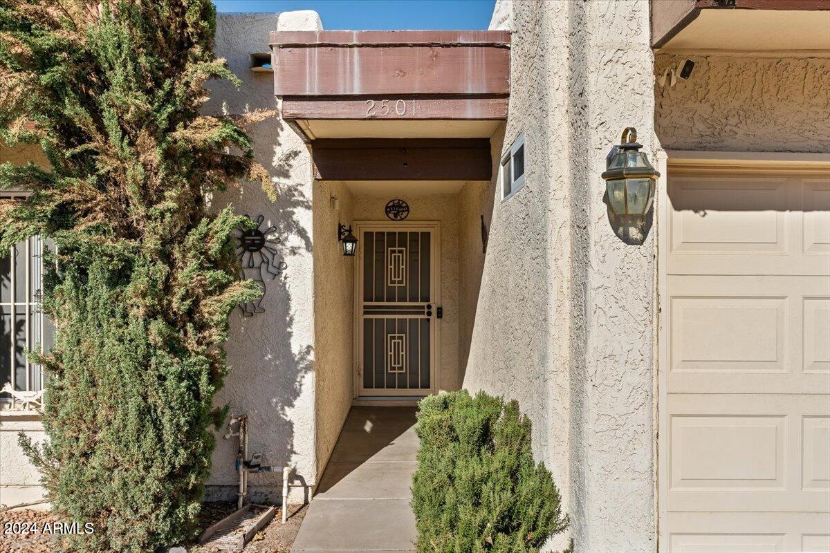 2501 E PEPPER RIDGE Circle