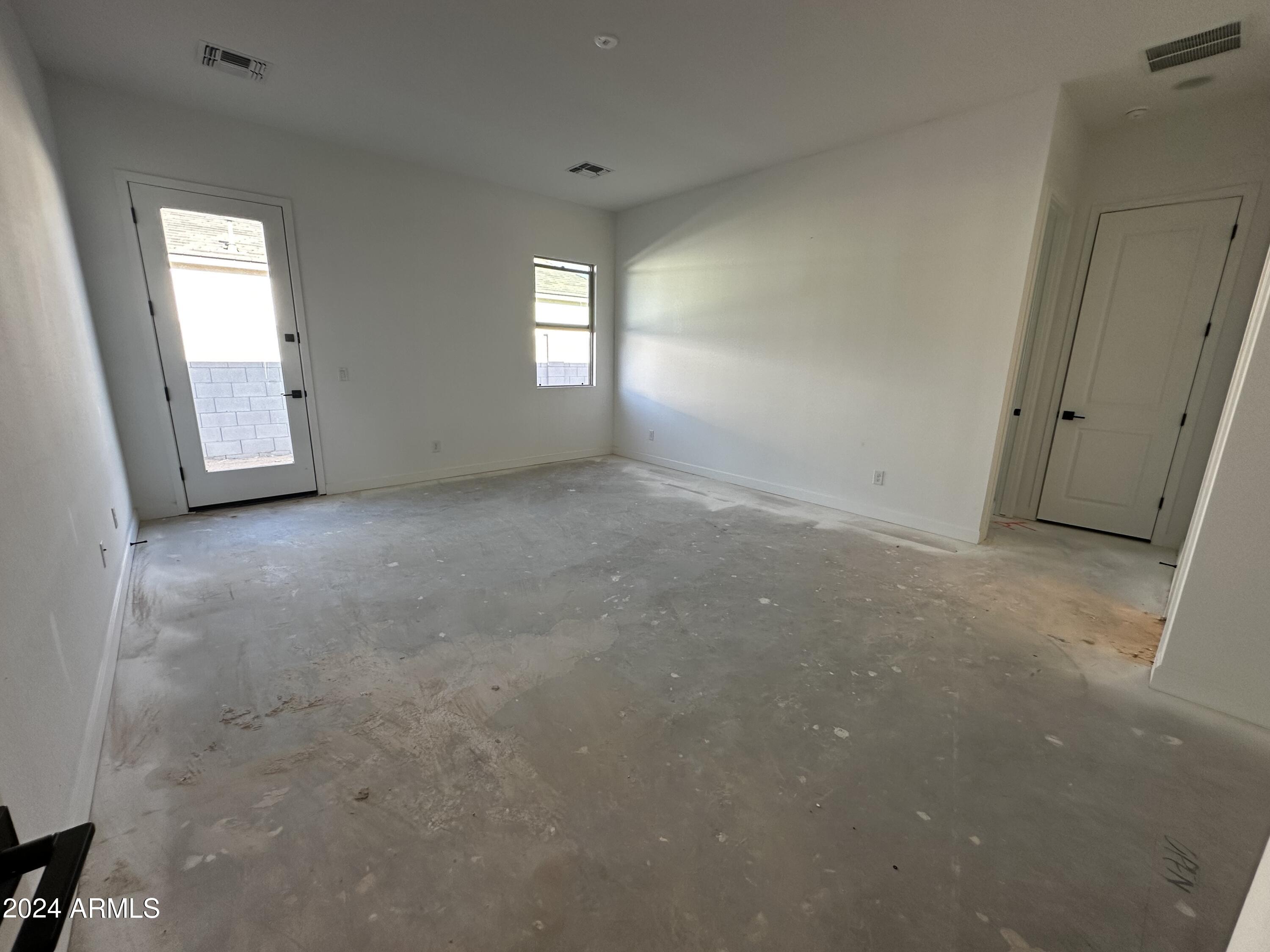 11515 E UTOPIA Avenue