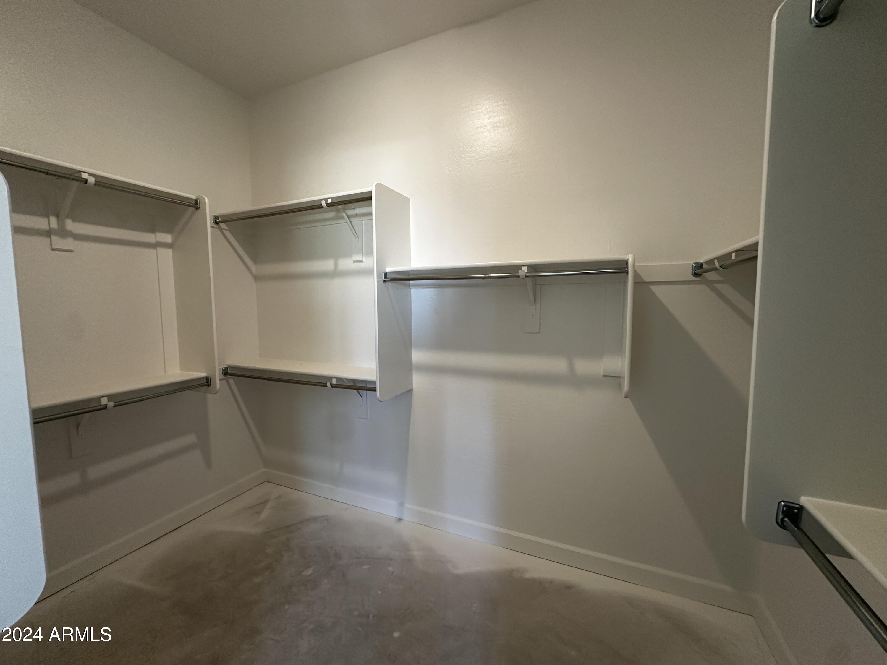 11515 E UTOPIA Avenue