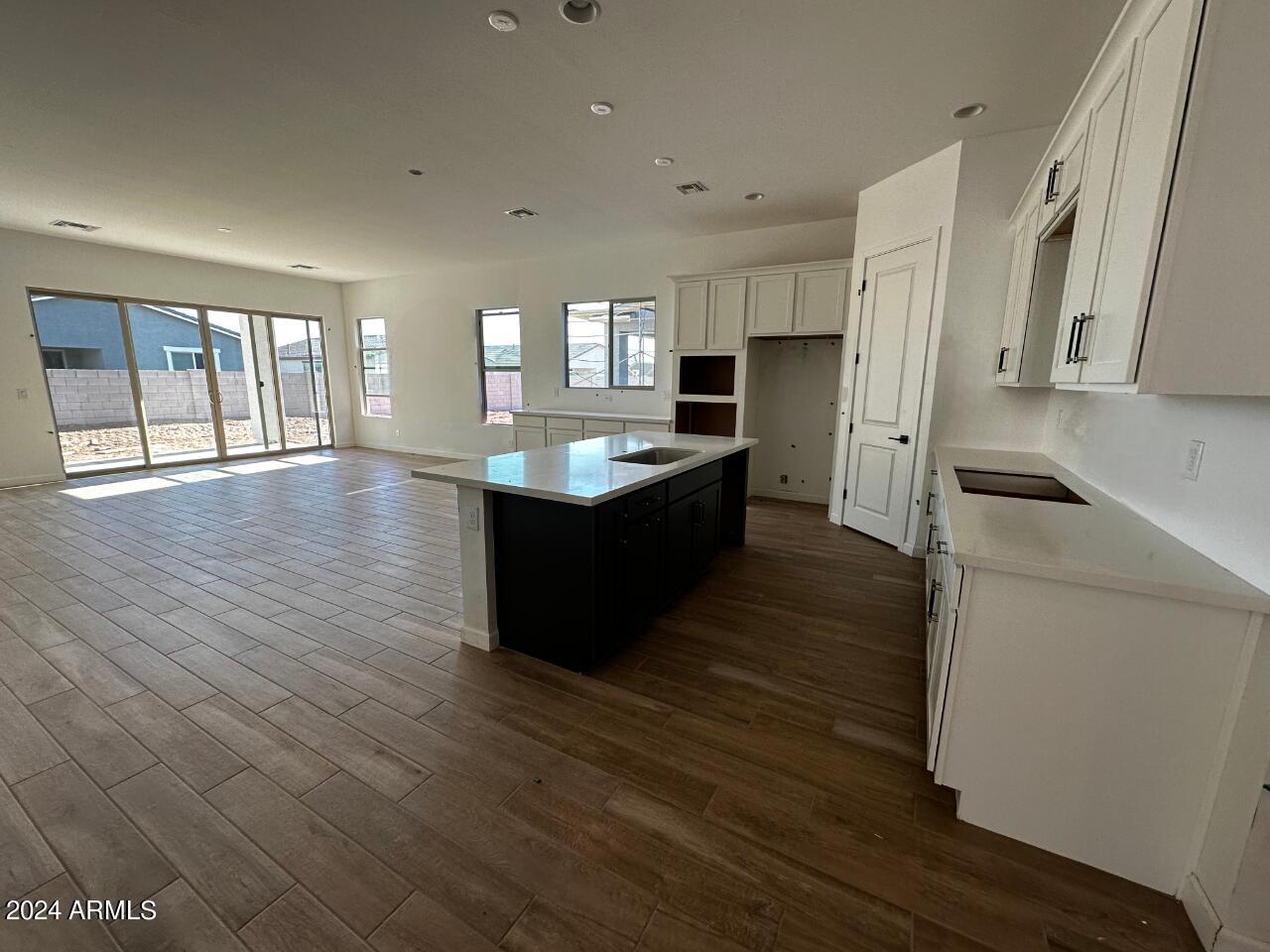 11515 E UTOPIA Avenue