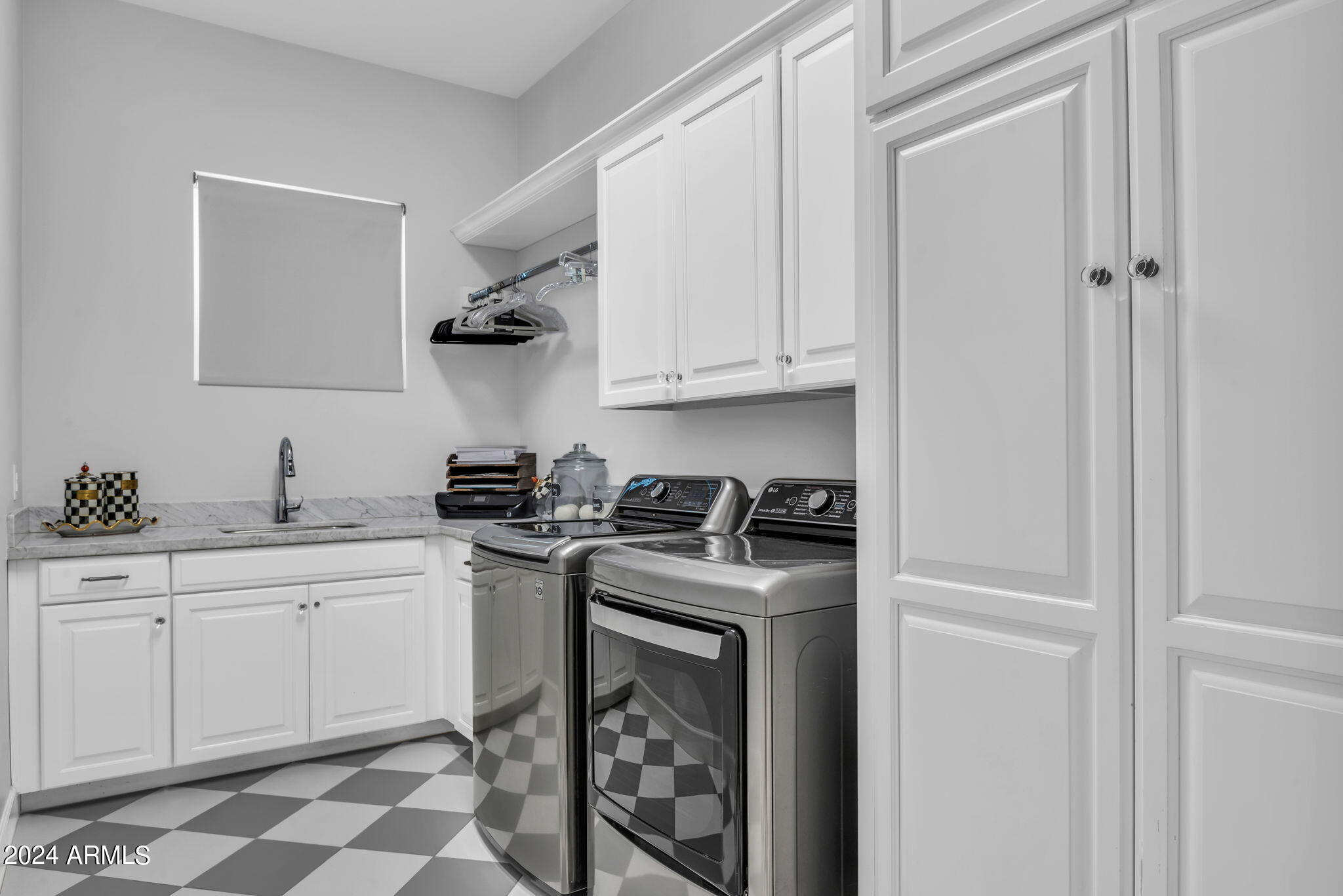 24 W MARLETTE Avenue