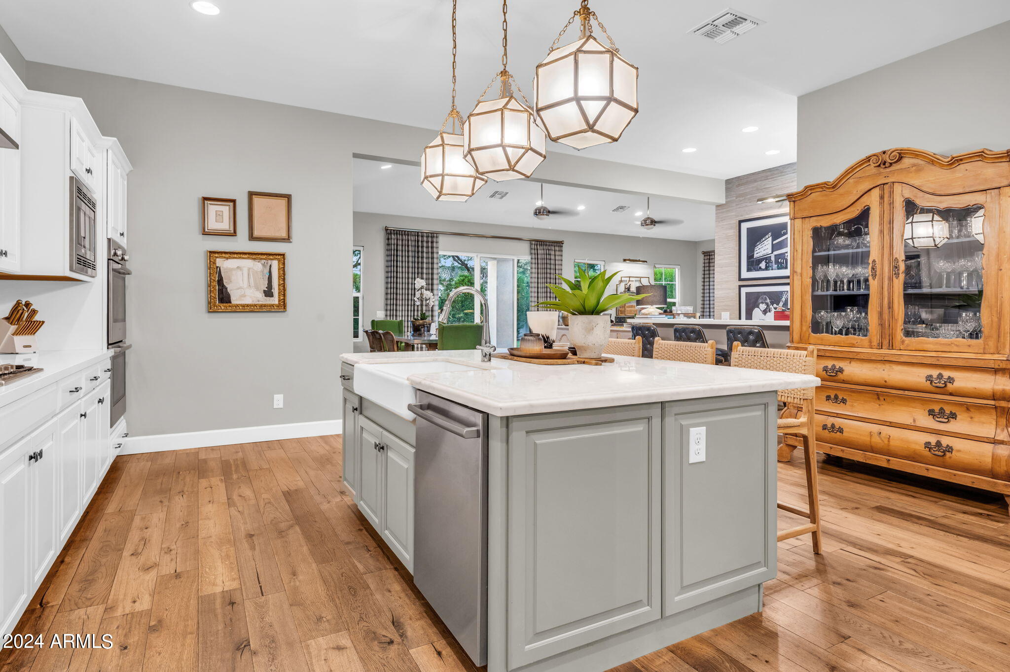 24 W MARLETTE Avenue