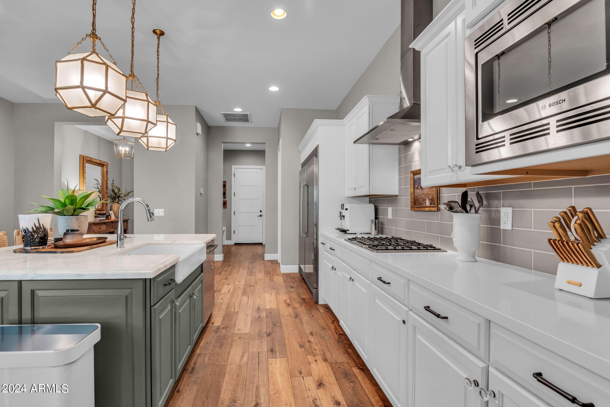24 W MARLETTE Avenue