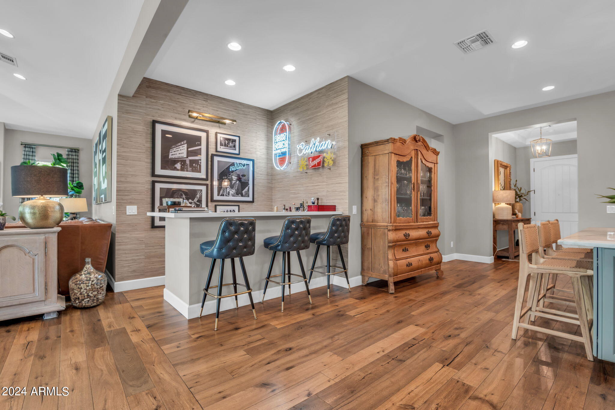 24 W MARLETTE Avenue