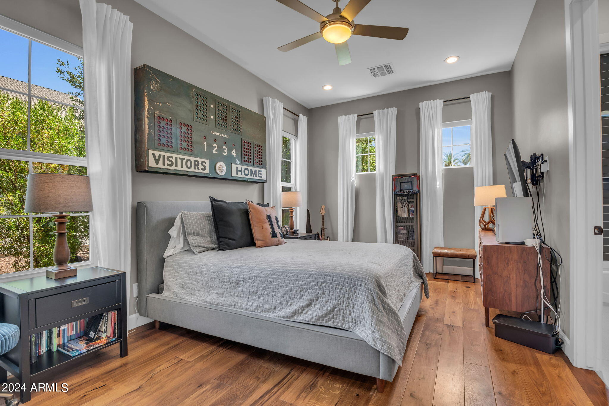 24 W MARLETTE Avenue