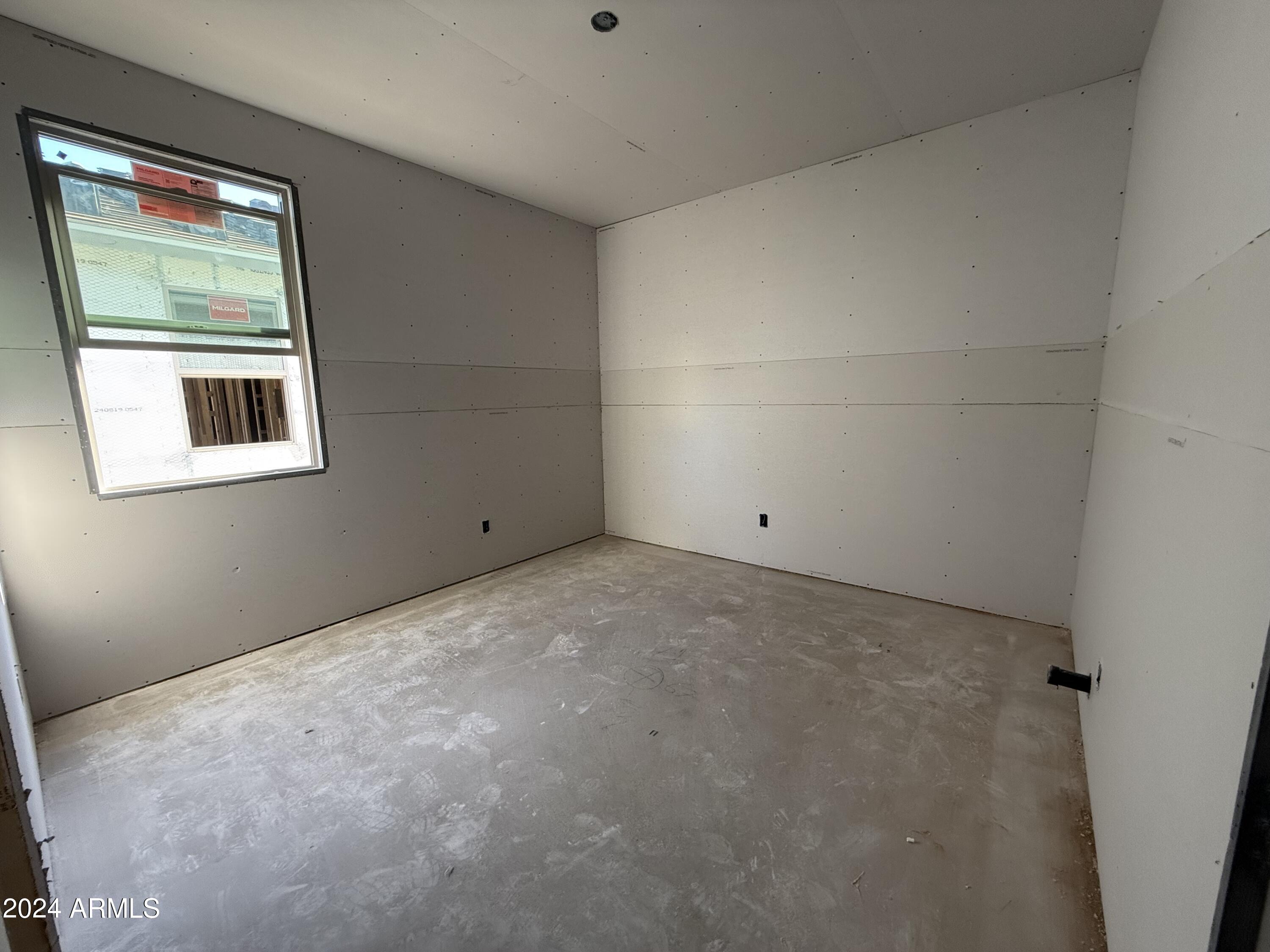 32196 N BUCKARRO Road