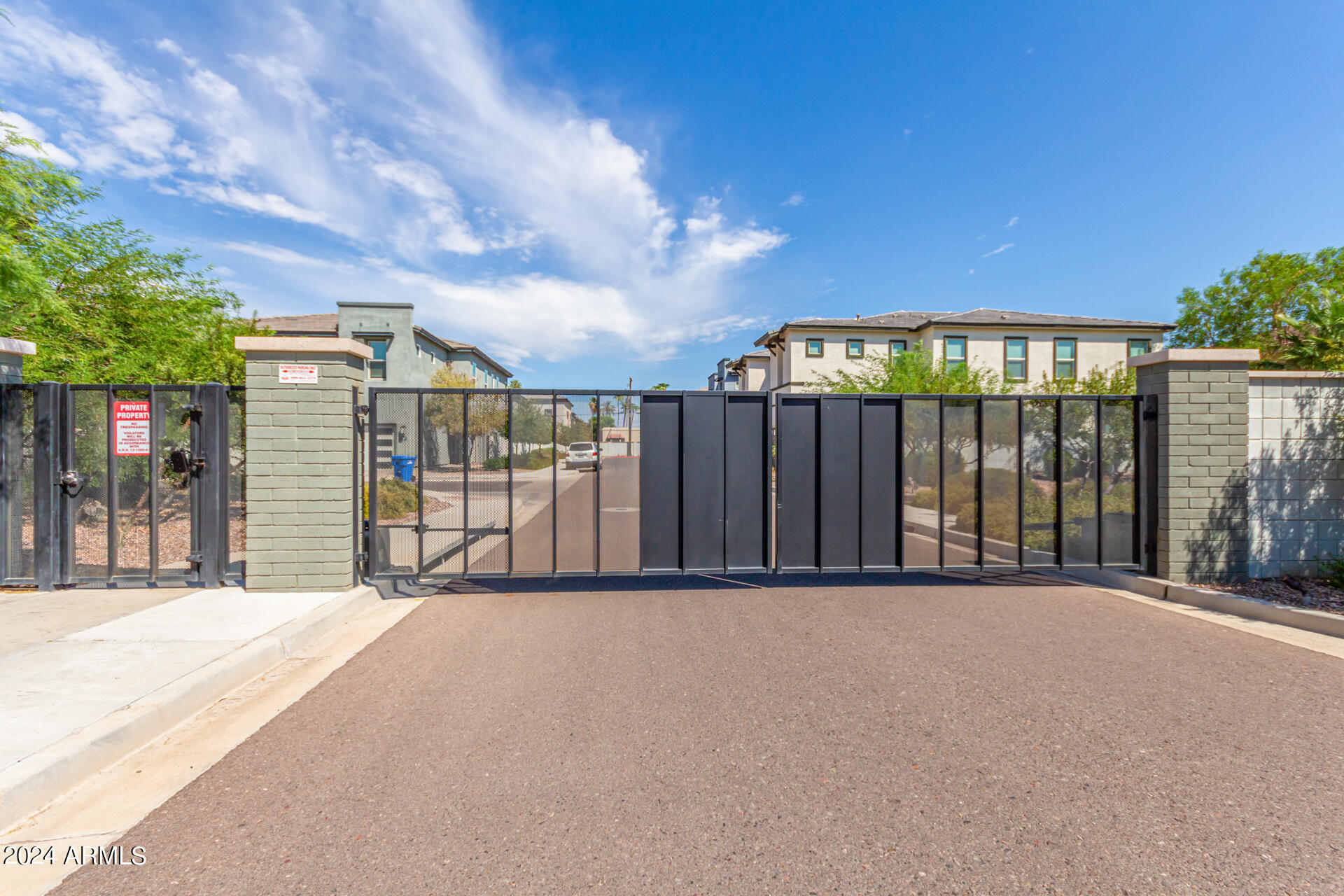 3721 E CATALINA Drive