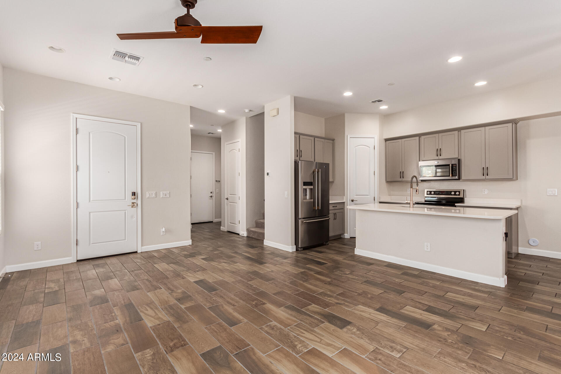 3721 E CATALINA Drive