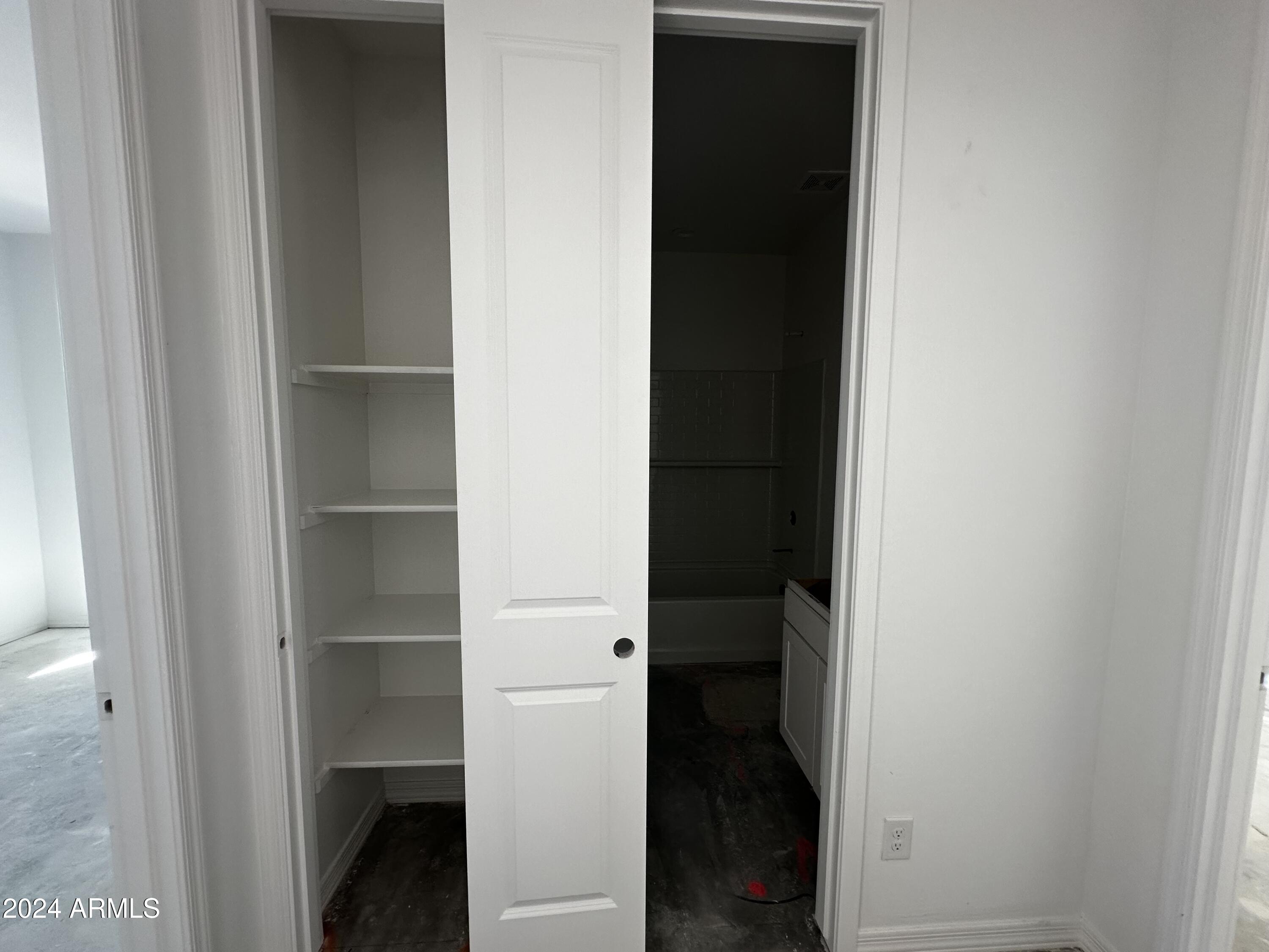 4841 S CARVER Avenue