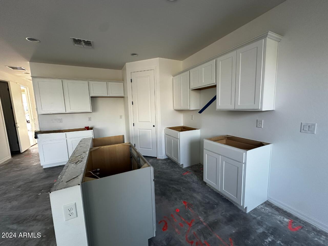 4841 S CARVER Avenue