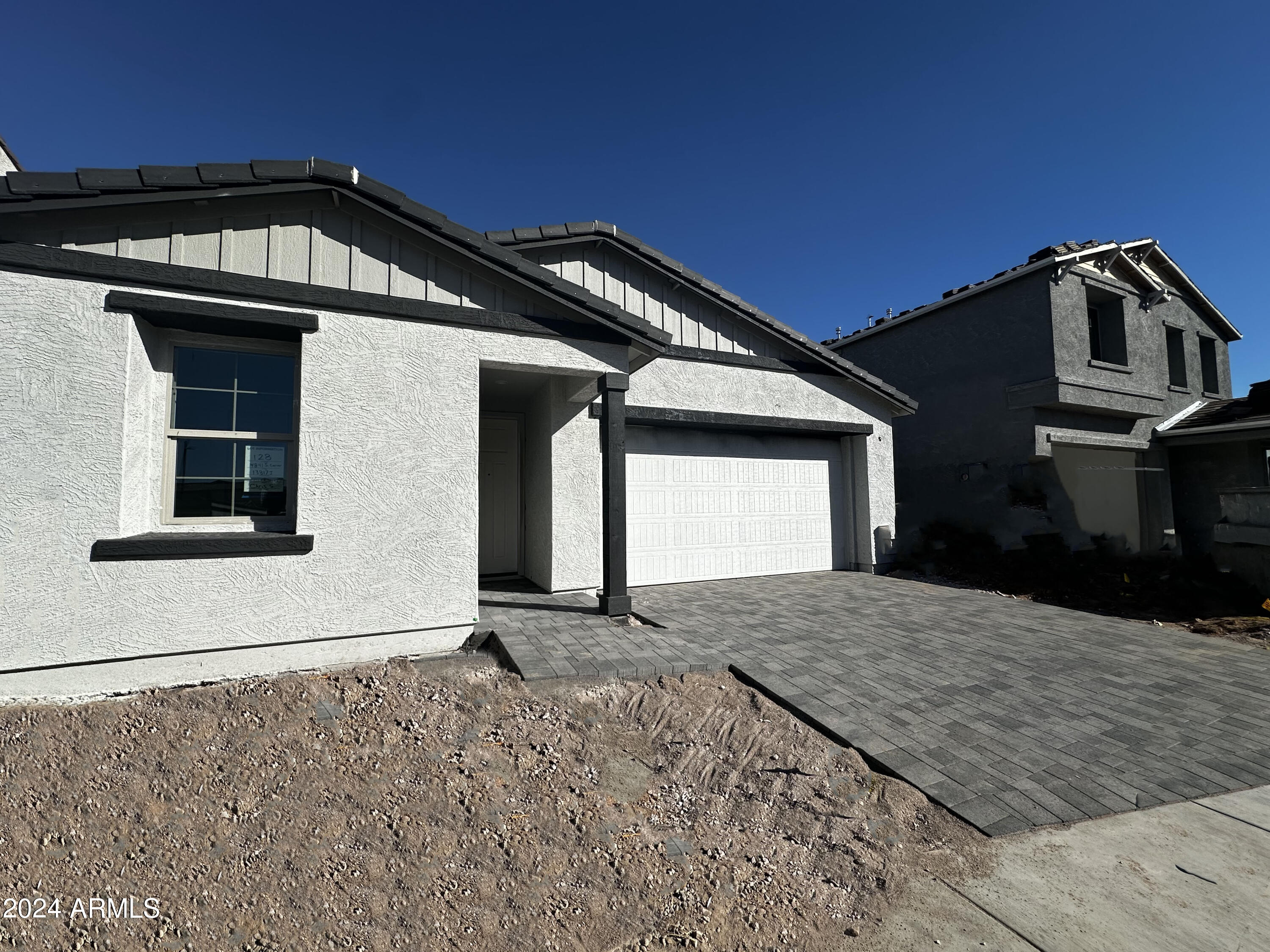 4841 S CARVER Avenue