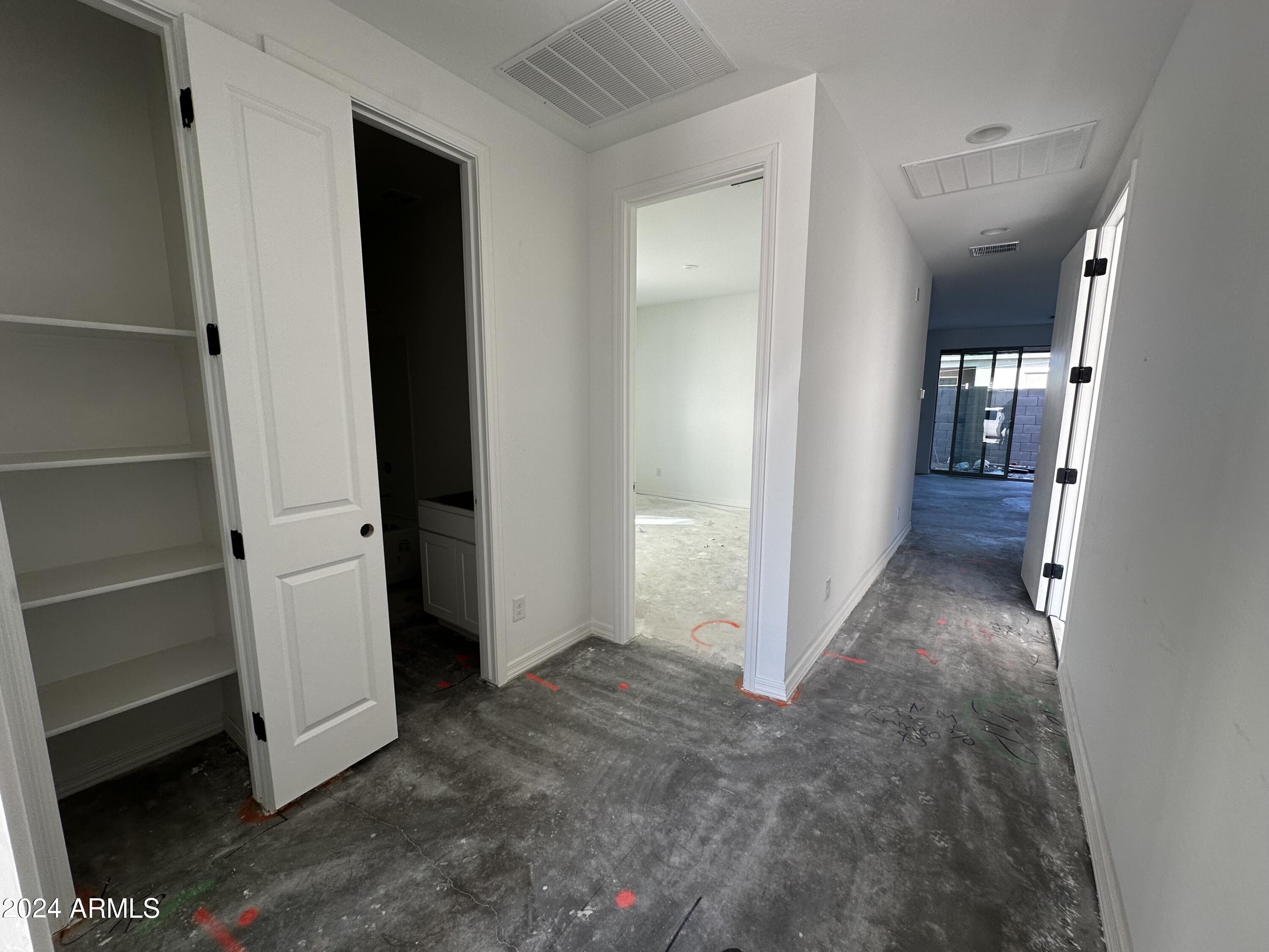 4841 S CARVER Avenue