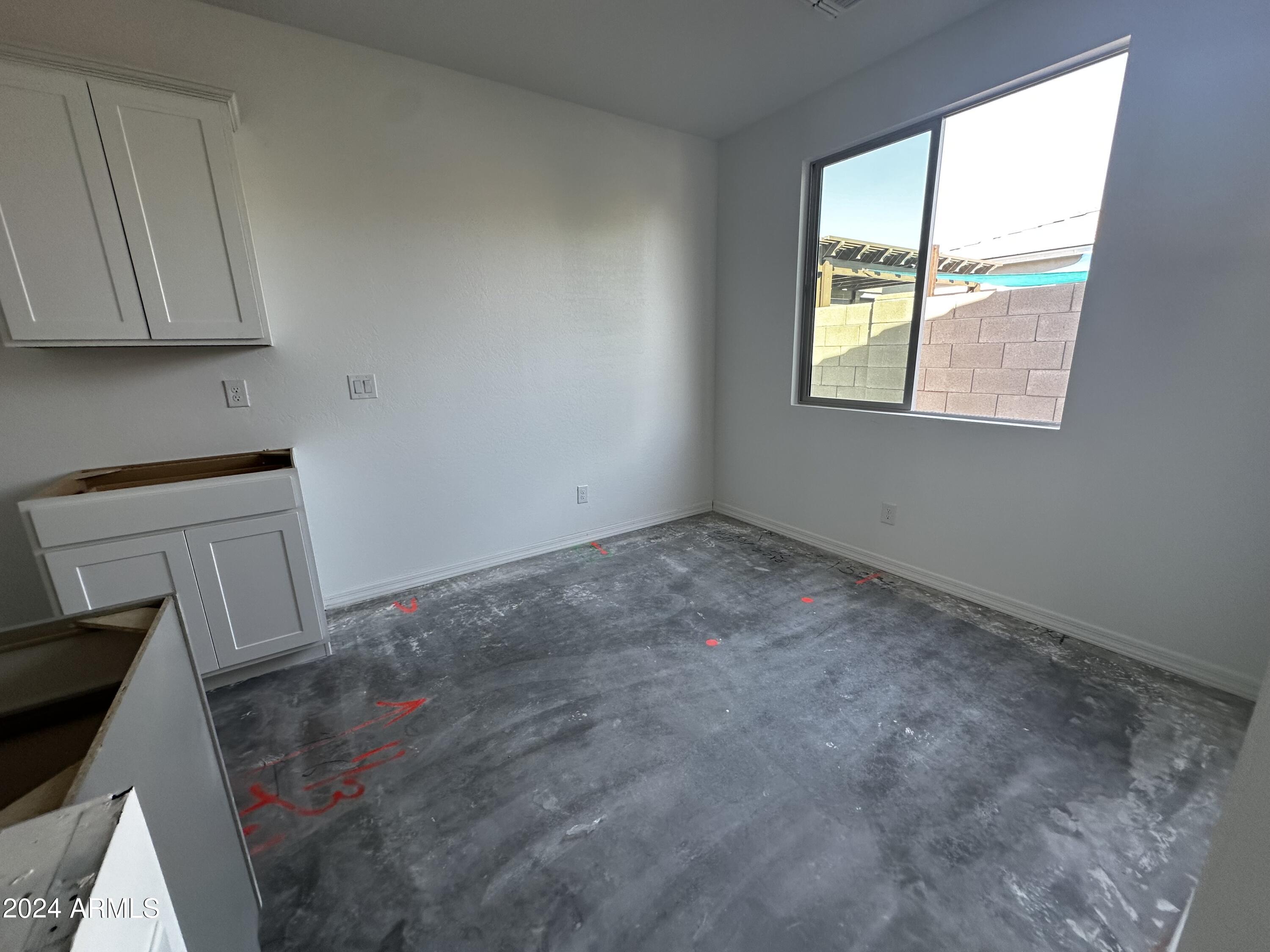 4841 S CARVER Avenue