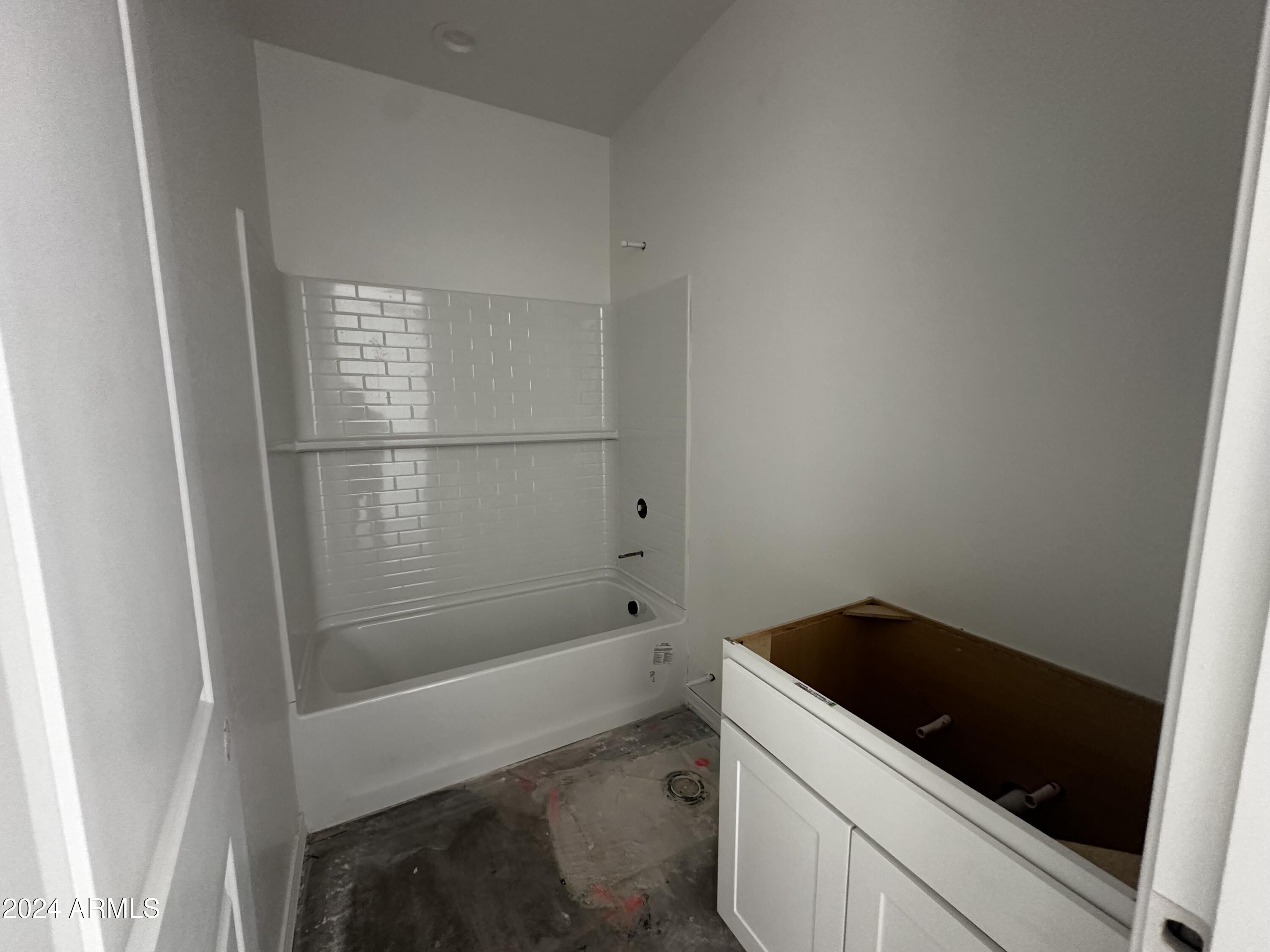 4841 S CARVER Avenue