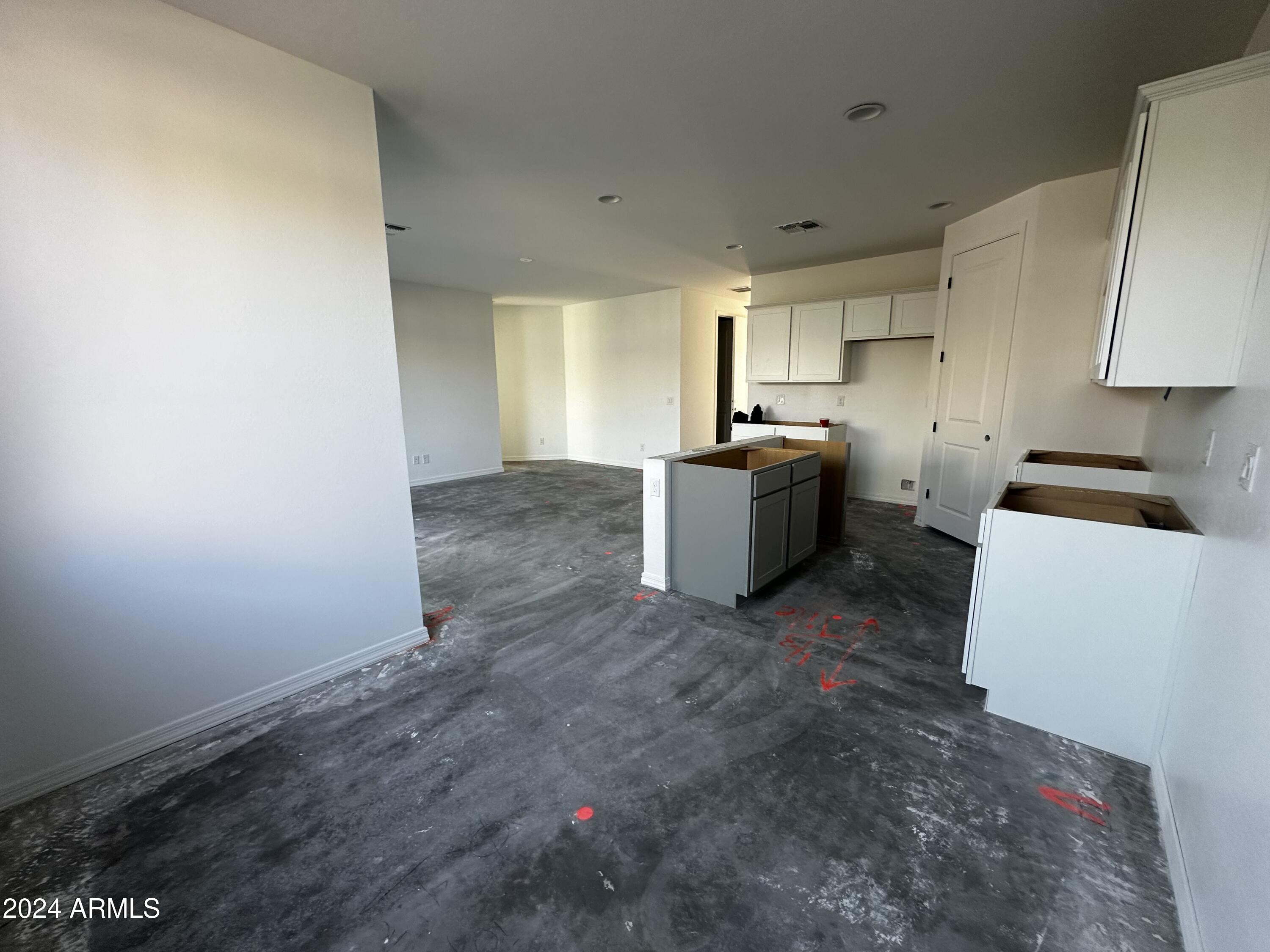 4841 S CARVER Avenue