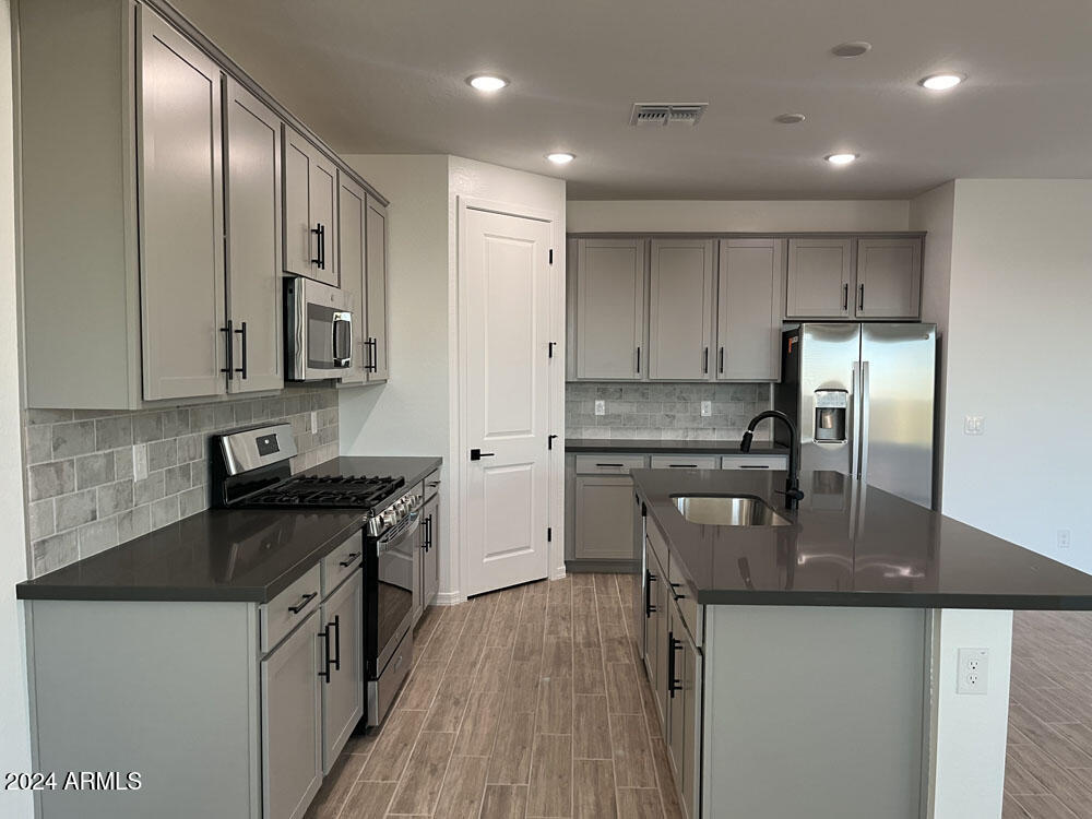 7617 W SMOKETREE Drive