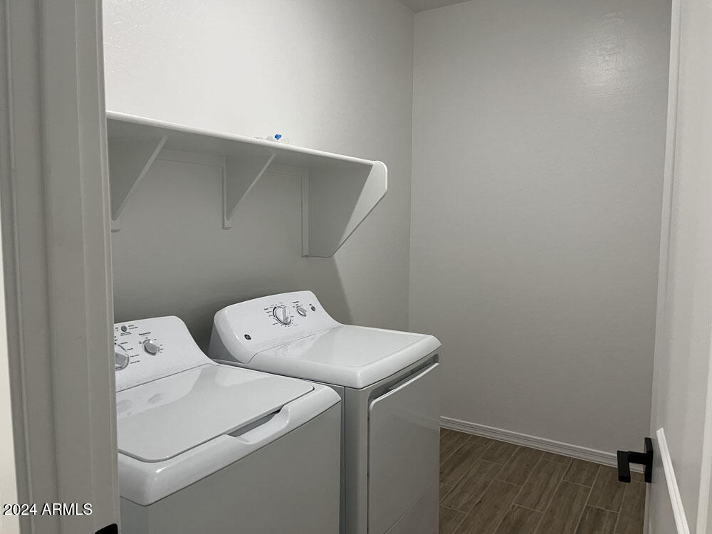 7617 W SMOKETREE Drive