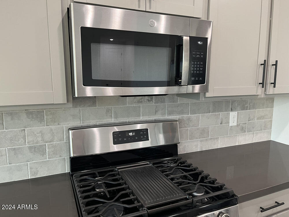 7617 W SMOKETREE Drive