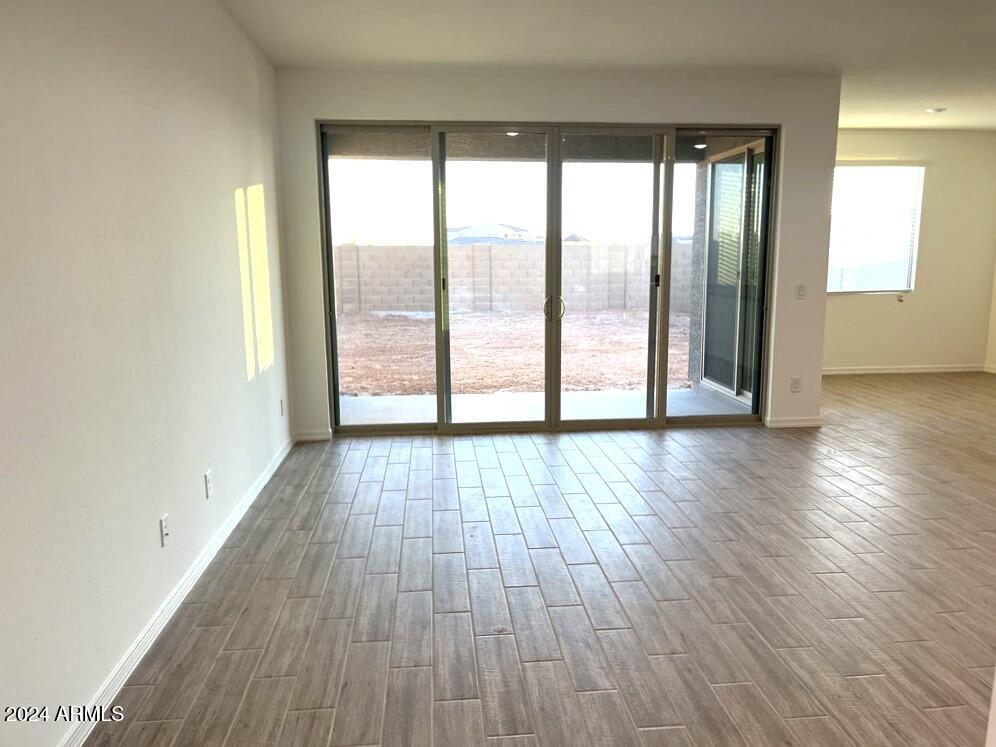 7617 W SMOKETREE Drive