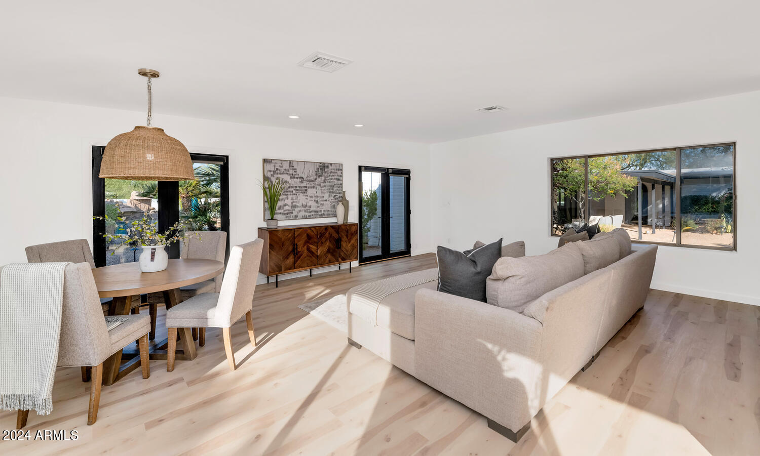 5409 E MCDONALD Drive