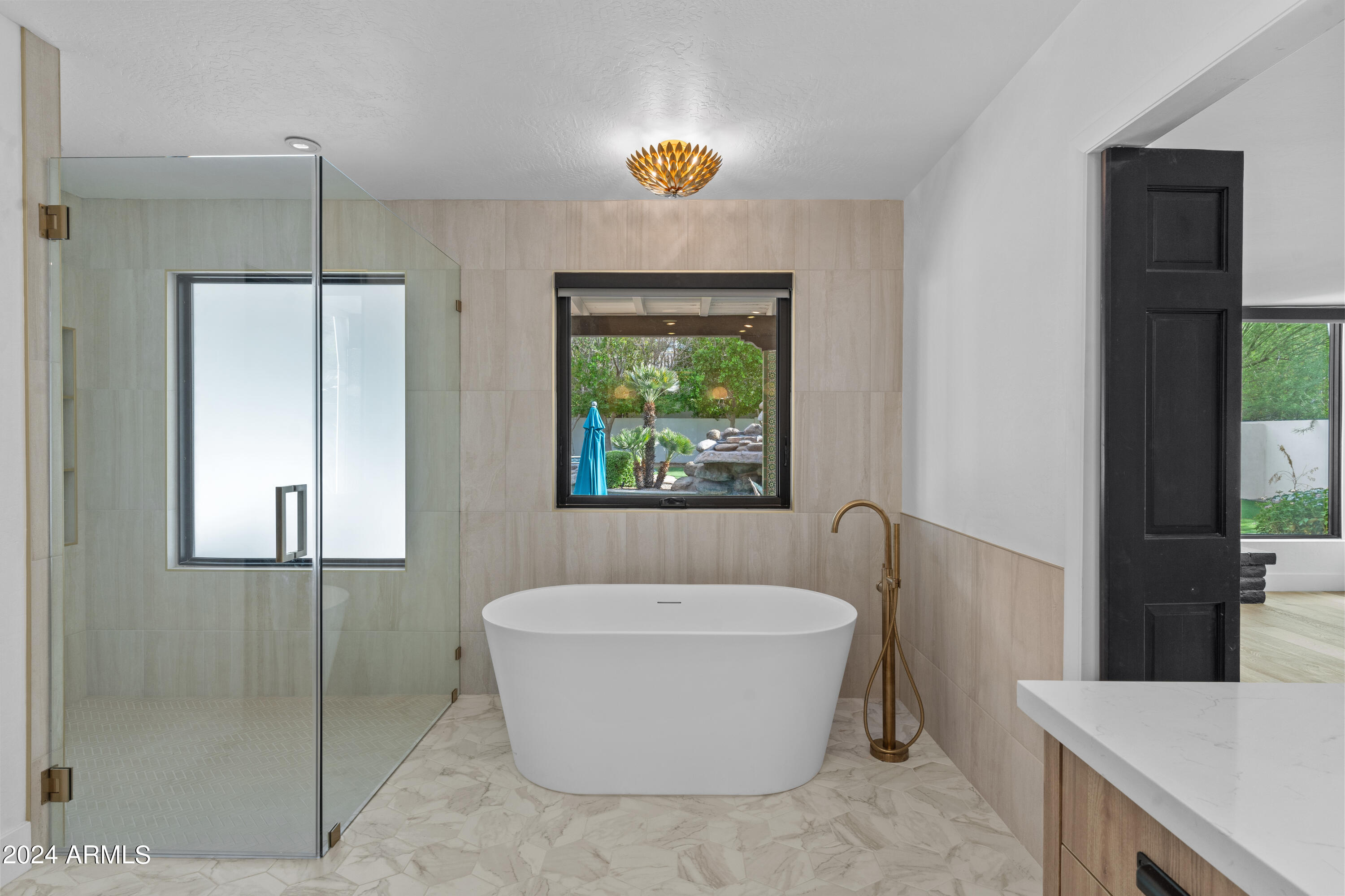 5409 E MCDONALD Drive