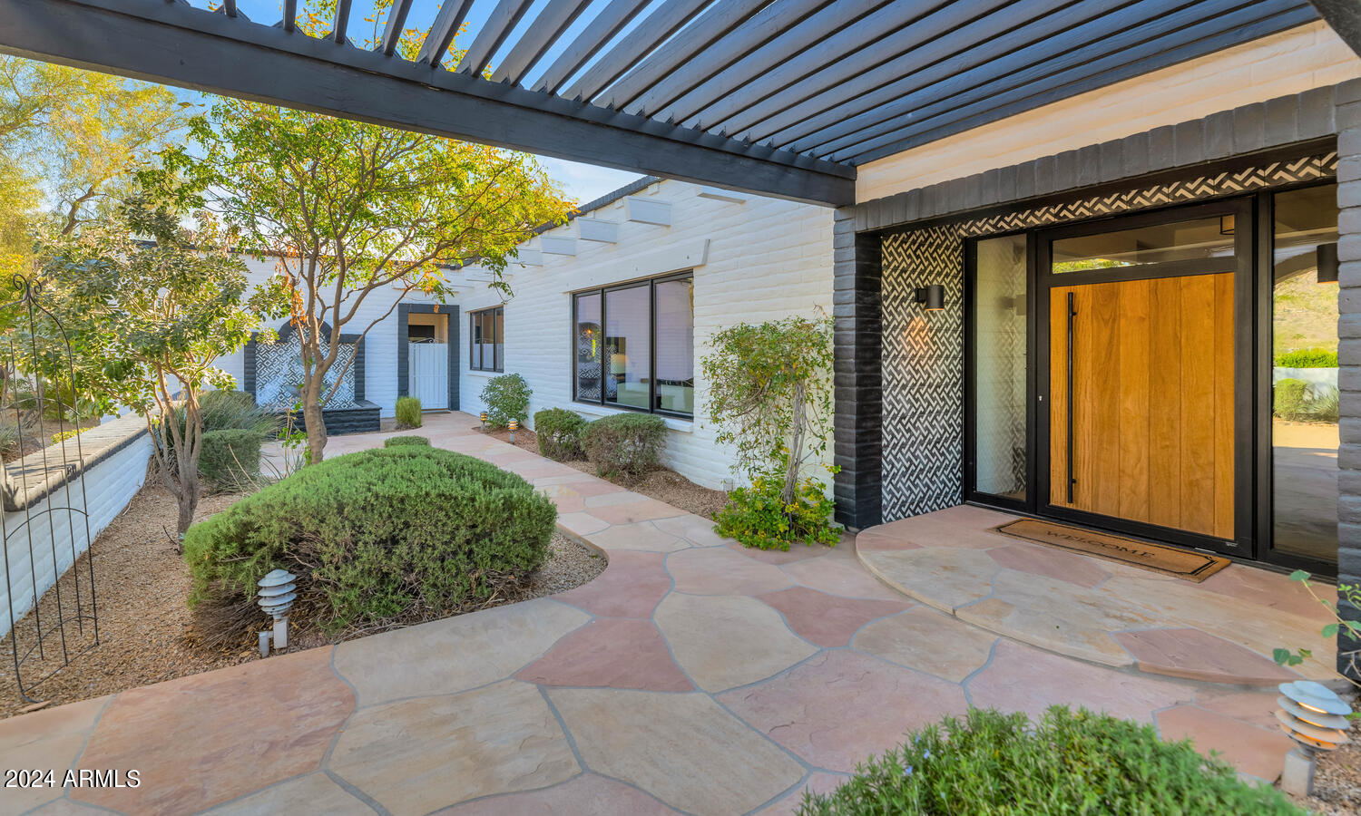 5409 E MCDONALD Drive