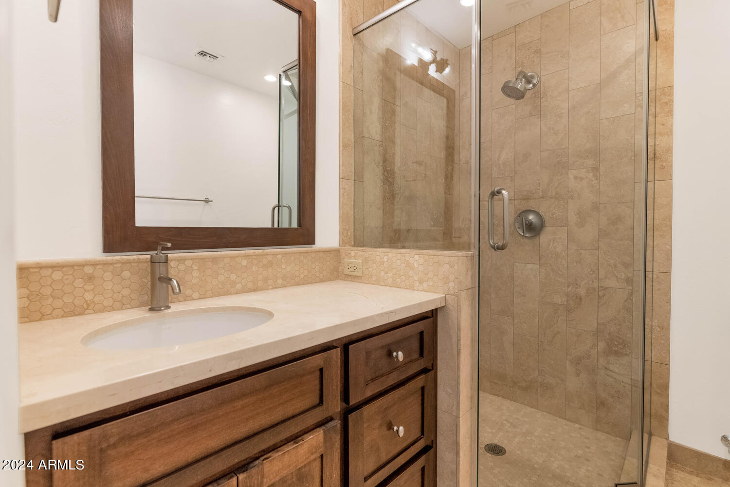 5409 E MCDONALD Drive