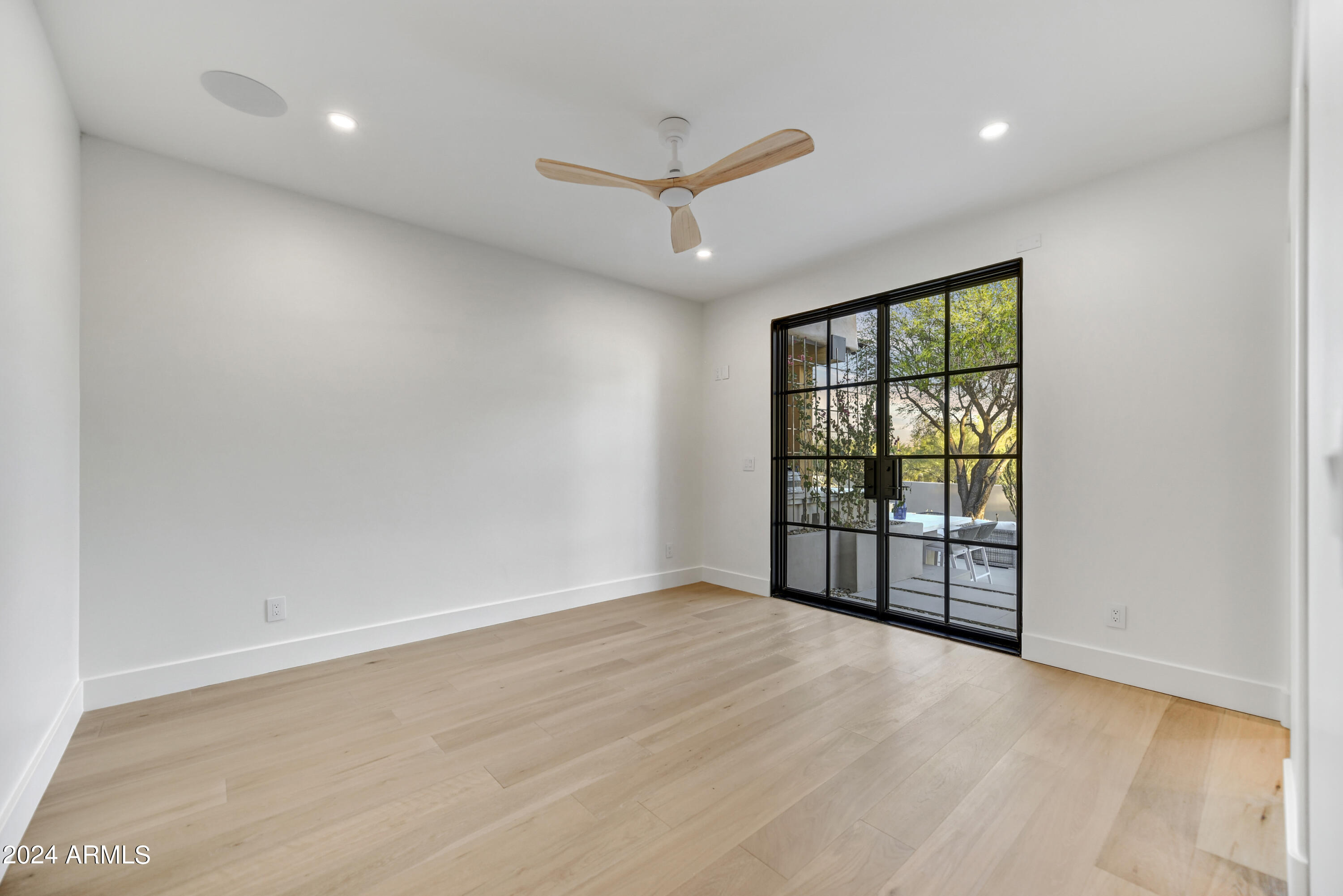 9015 E LOS GATOS Drive