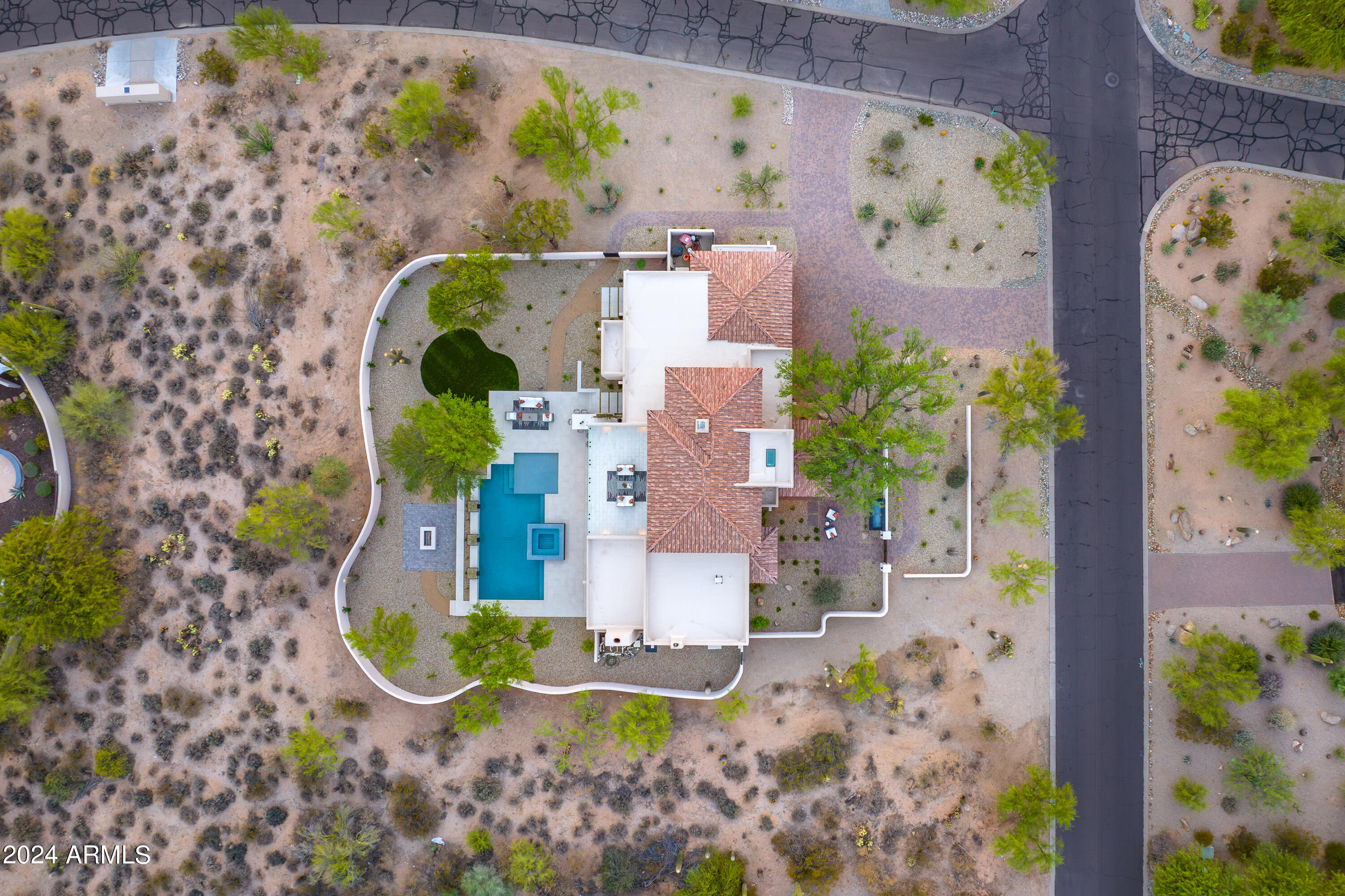 9015 E LOS GATOS Drive