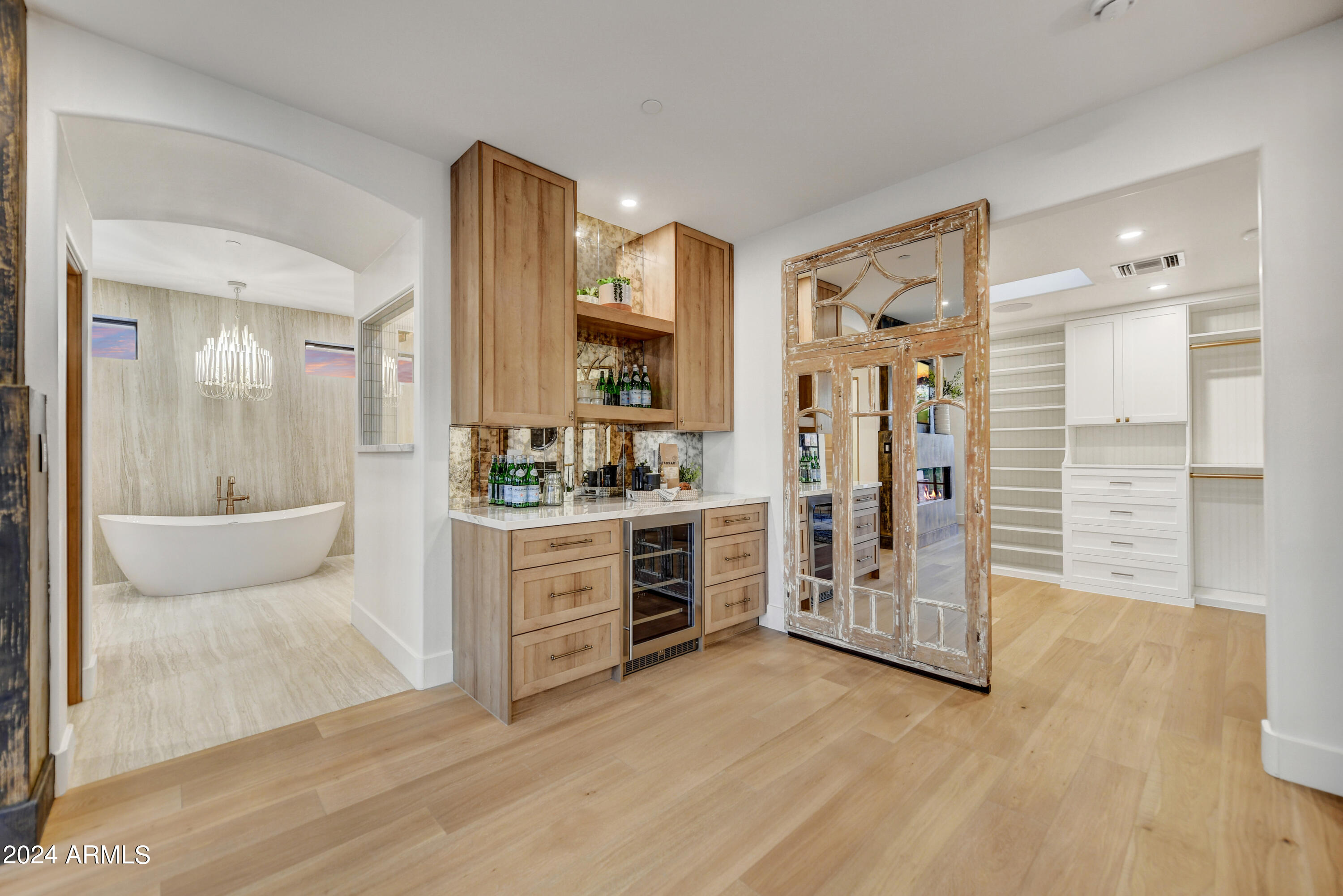 9015 E LOS GATOS Drive