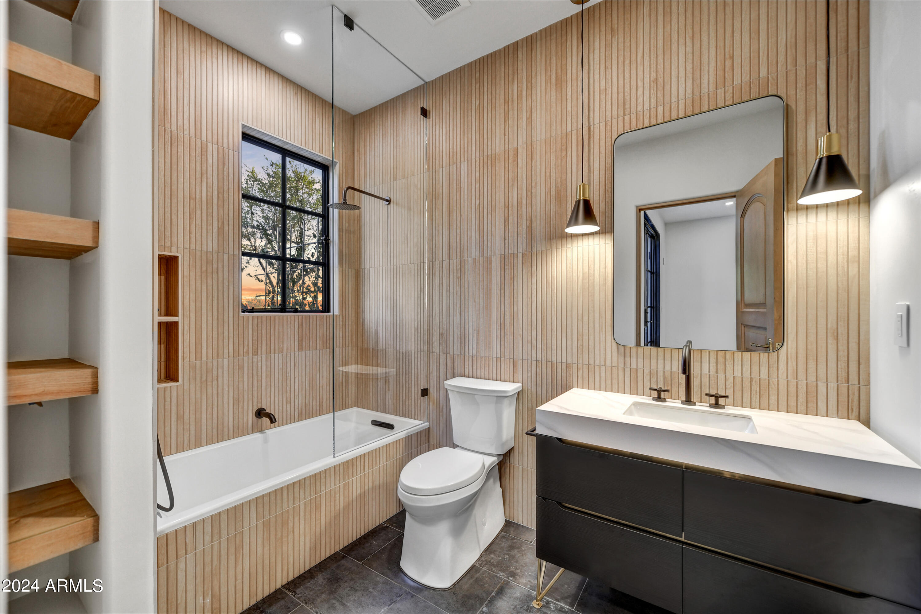 9015 E LOS GATOS Drive