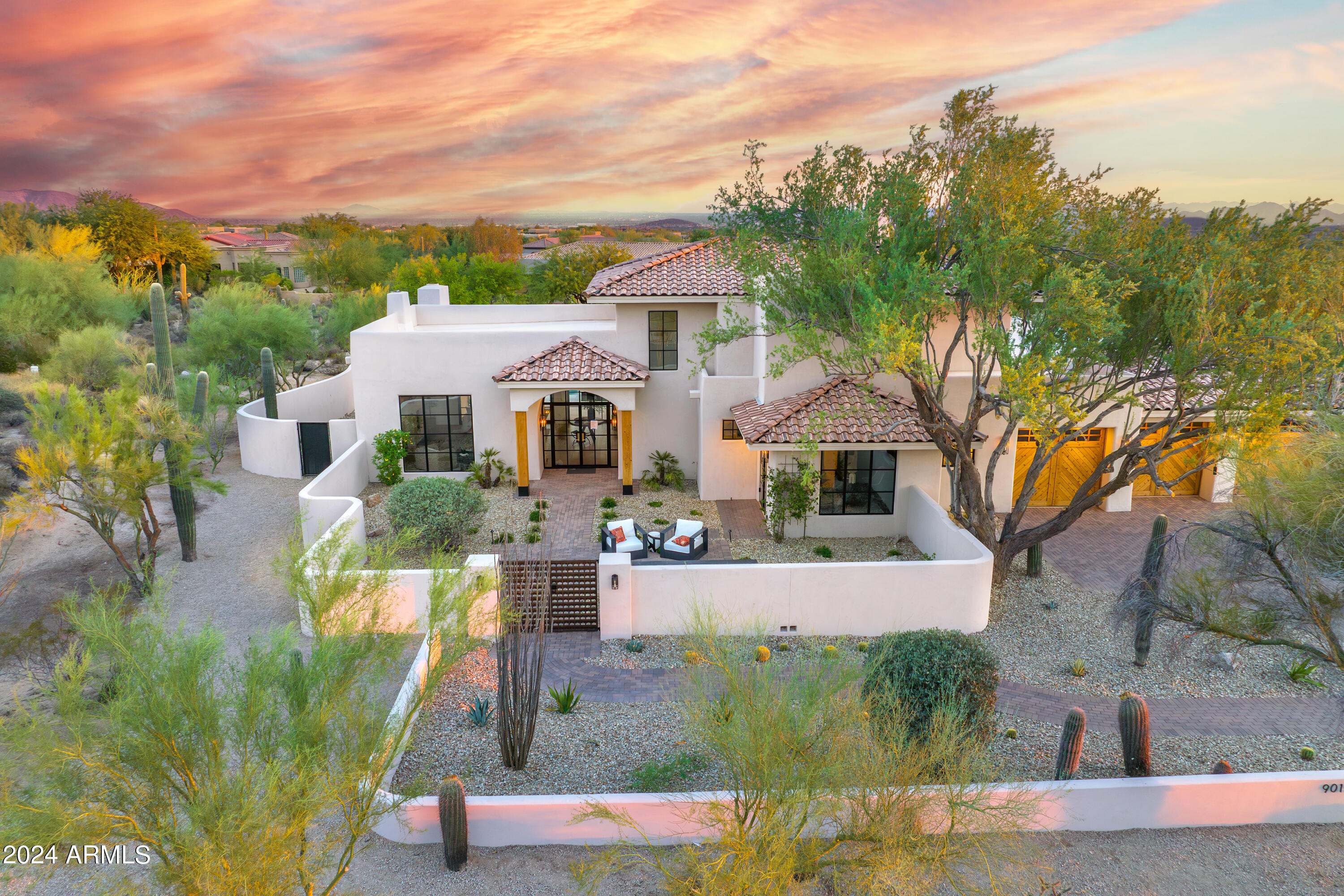 9015 E LOS GATOS Drive