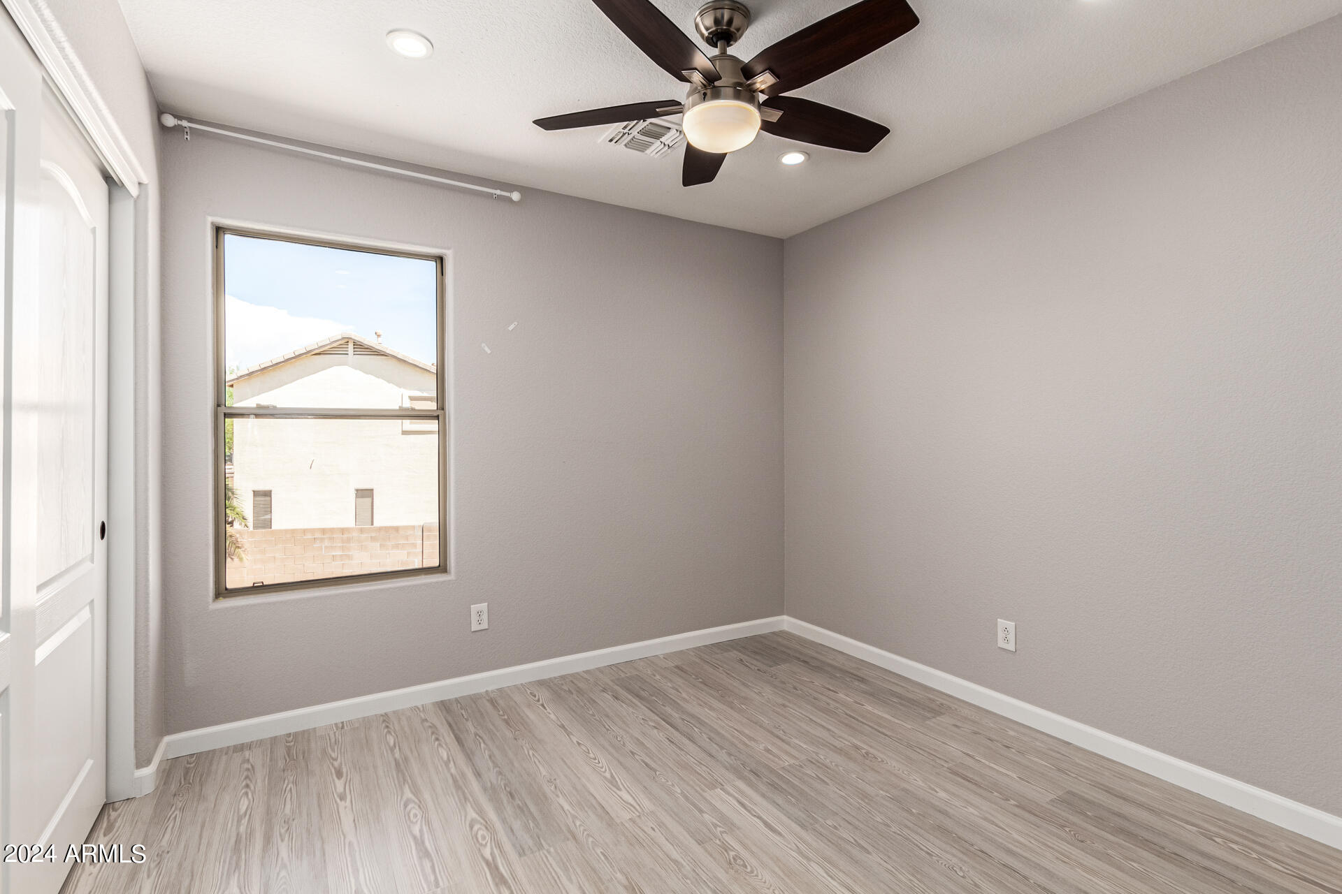 2434 W RUNNING DEER Trail