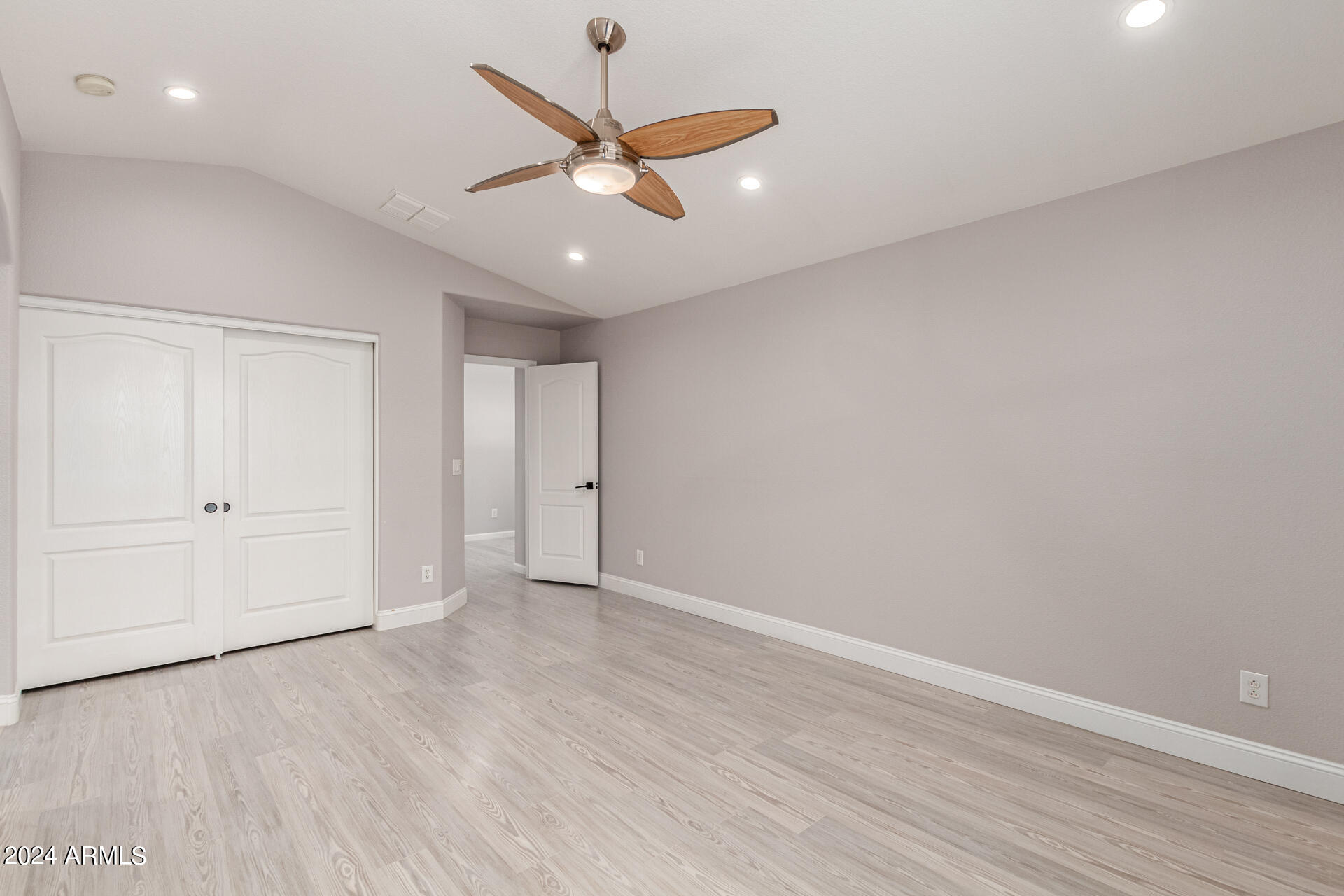 2434 W RUNNING DEER Trail