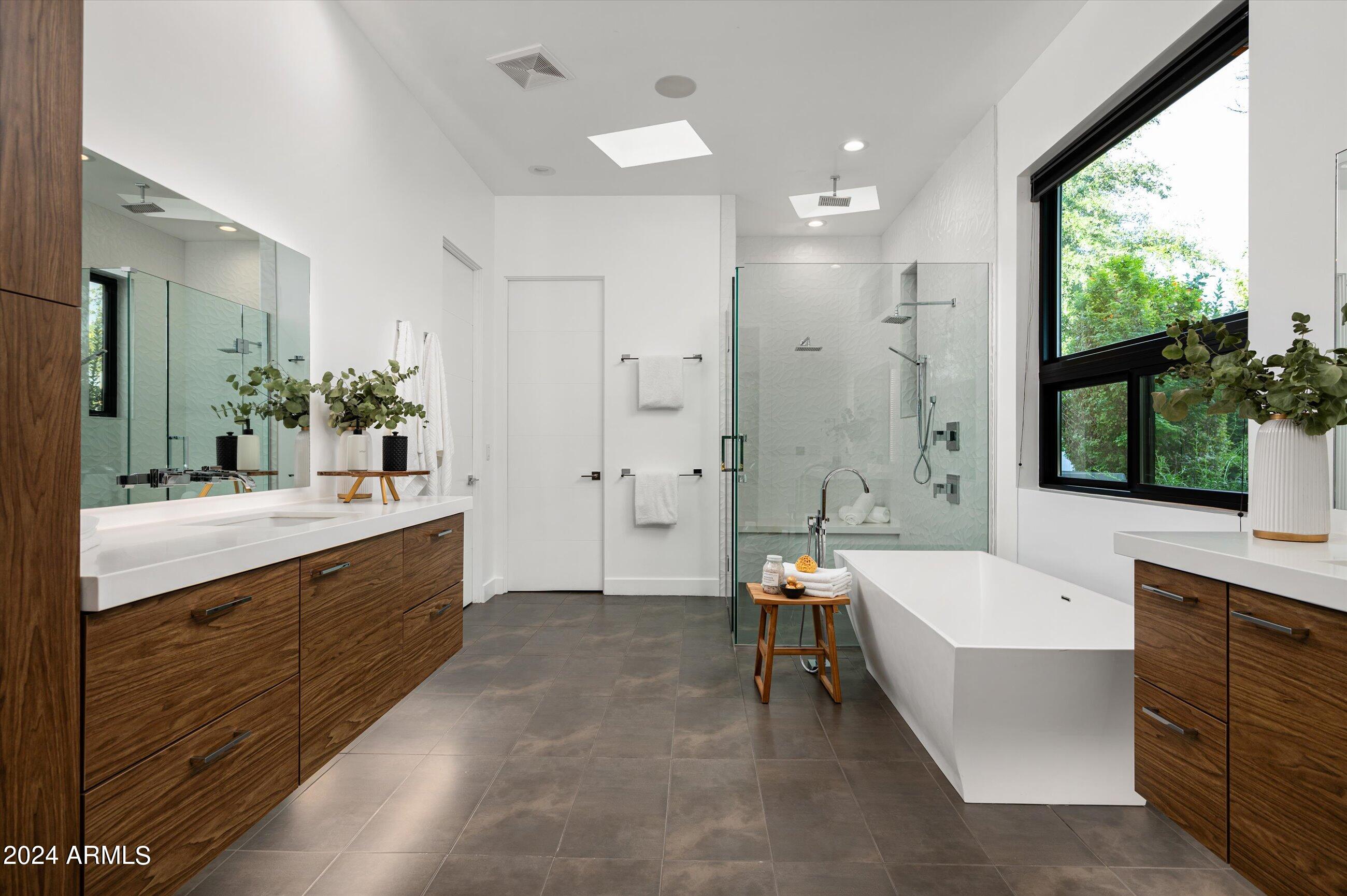 6201 E CALLE REDONDA --