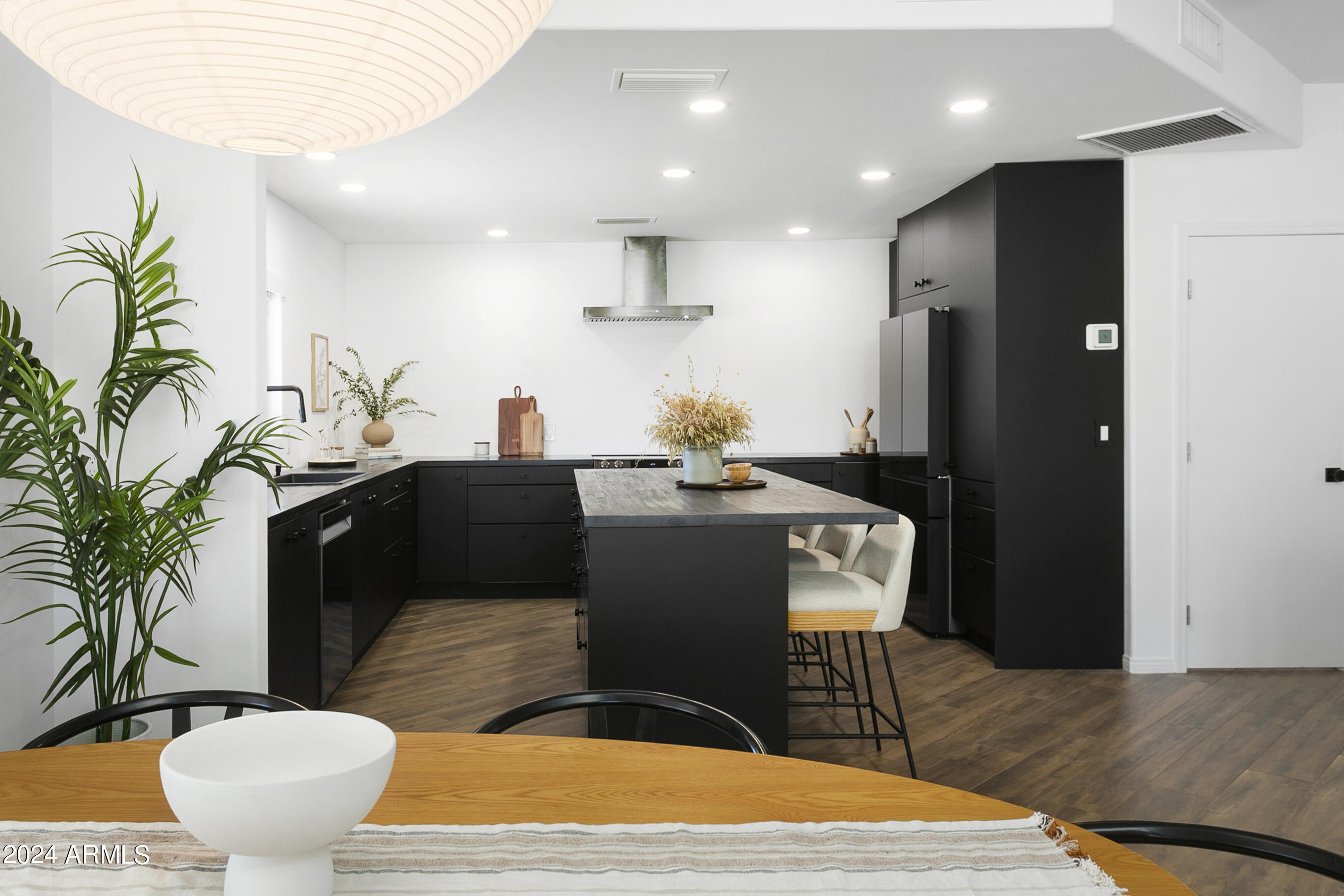 6040 E MORNING VISTA Lane