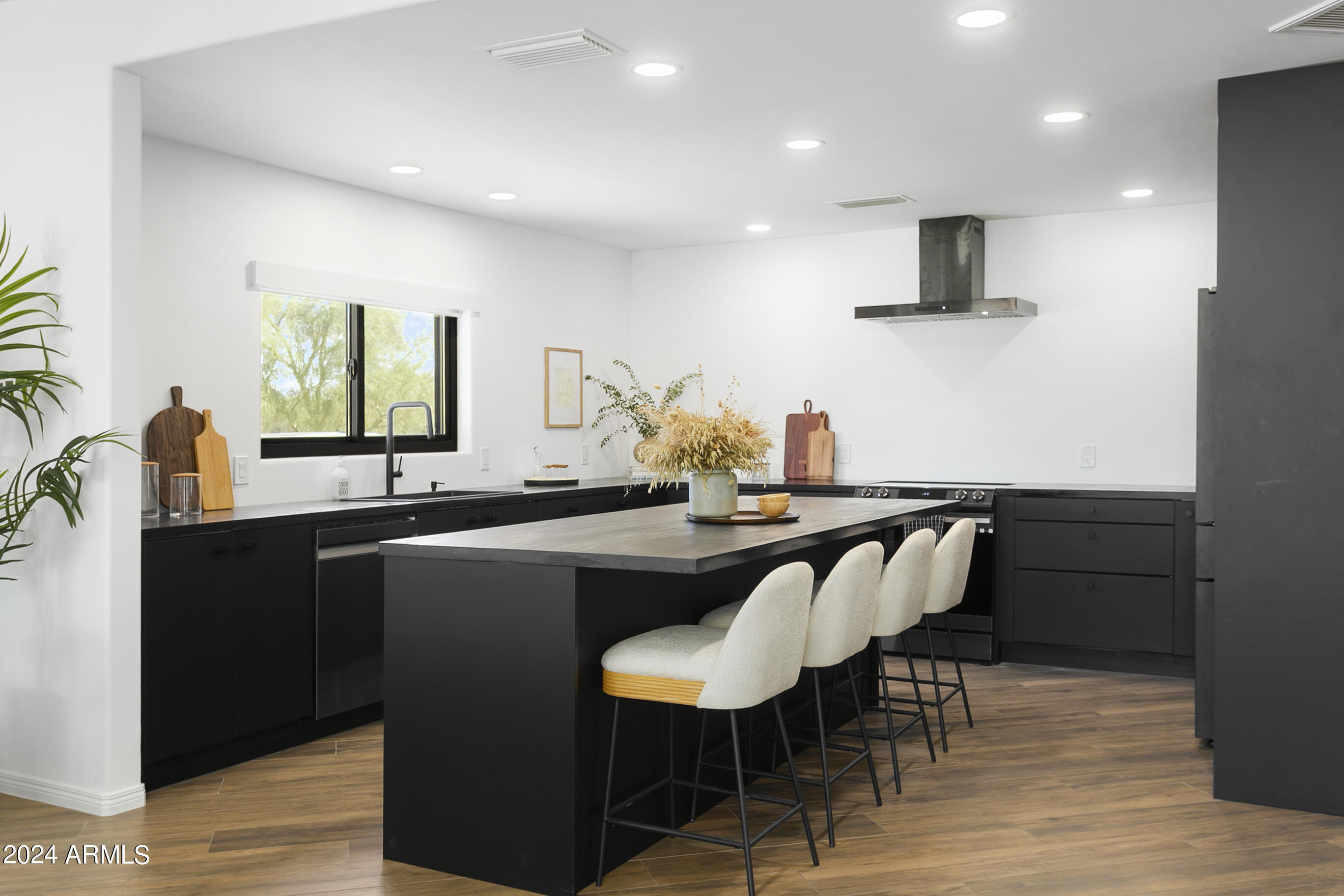 6040 E MORNING VISTA Lane