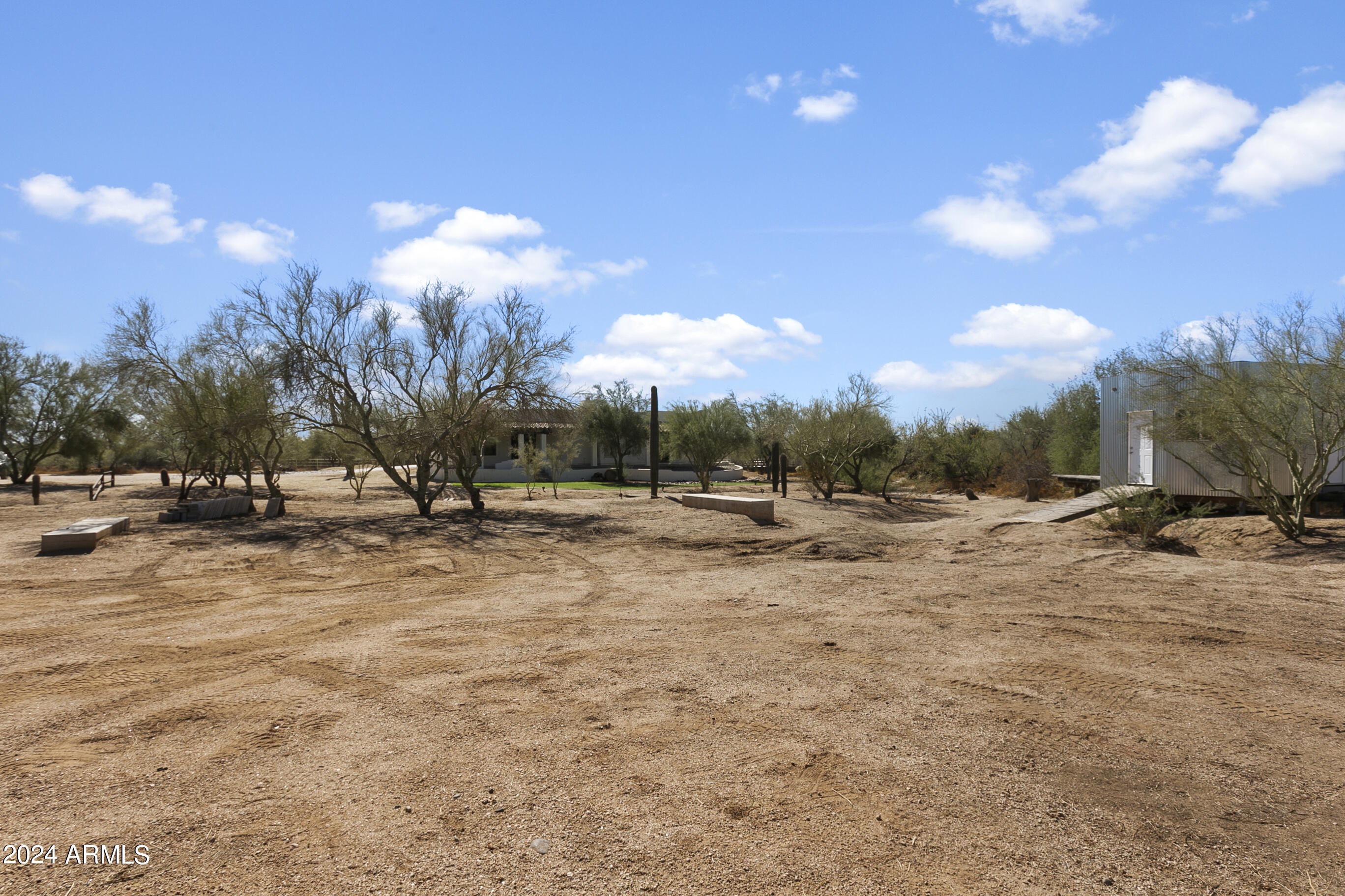 6040 E MORNING VISTA Lane