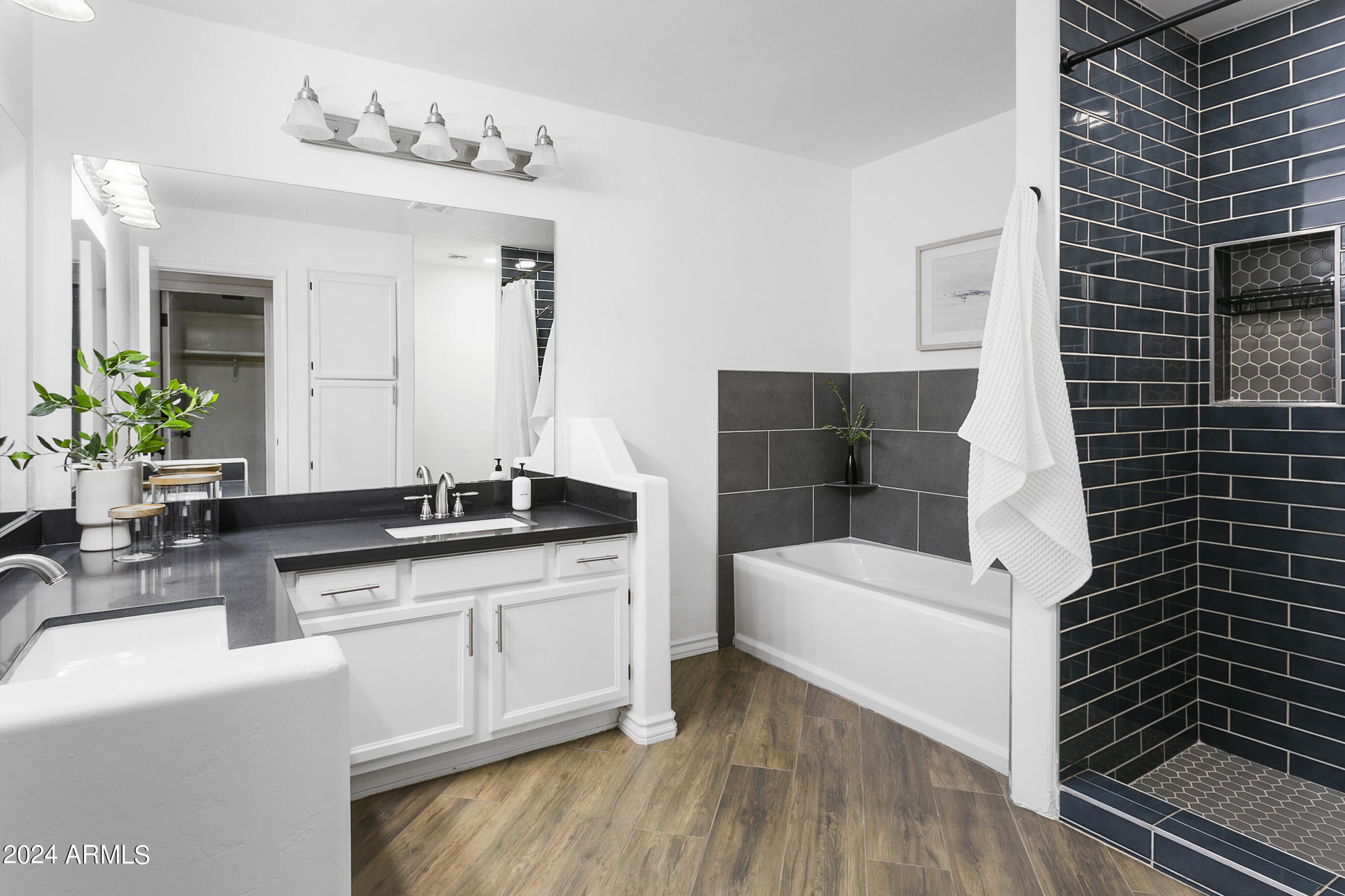 6040 E MORNING VISTA Lane