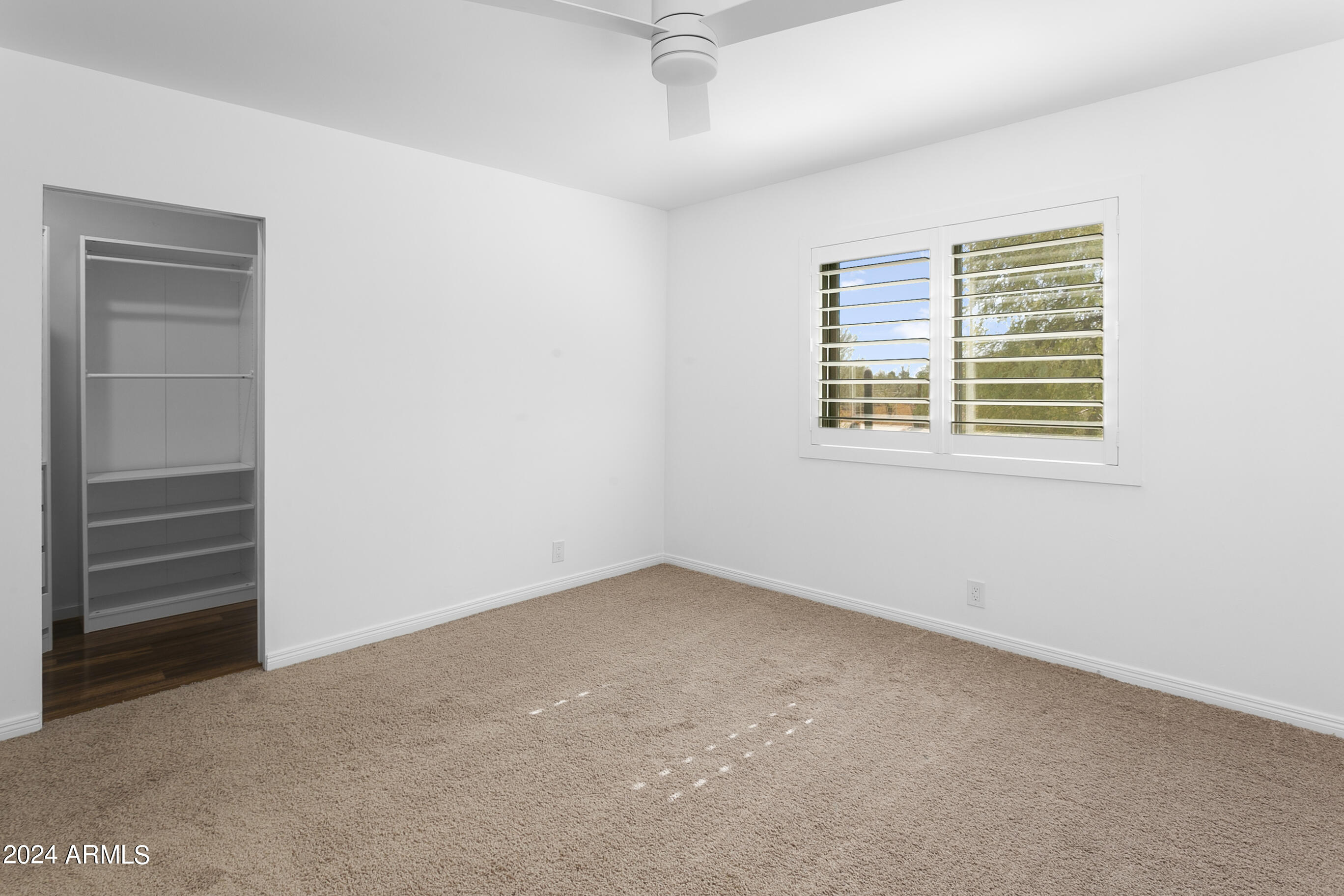 6040 E MORNING VISTA Lane