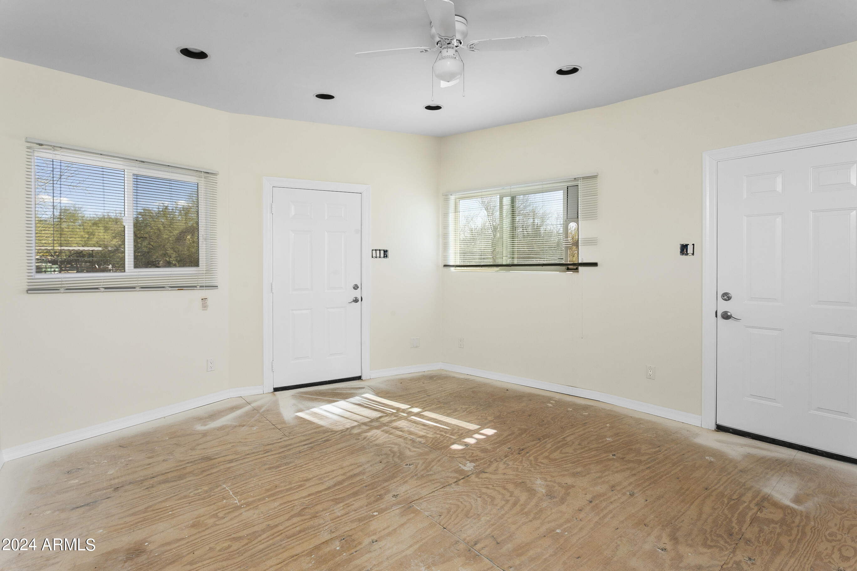 6040 E MORNING VISTA Lane