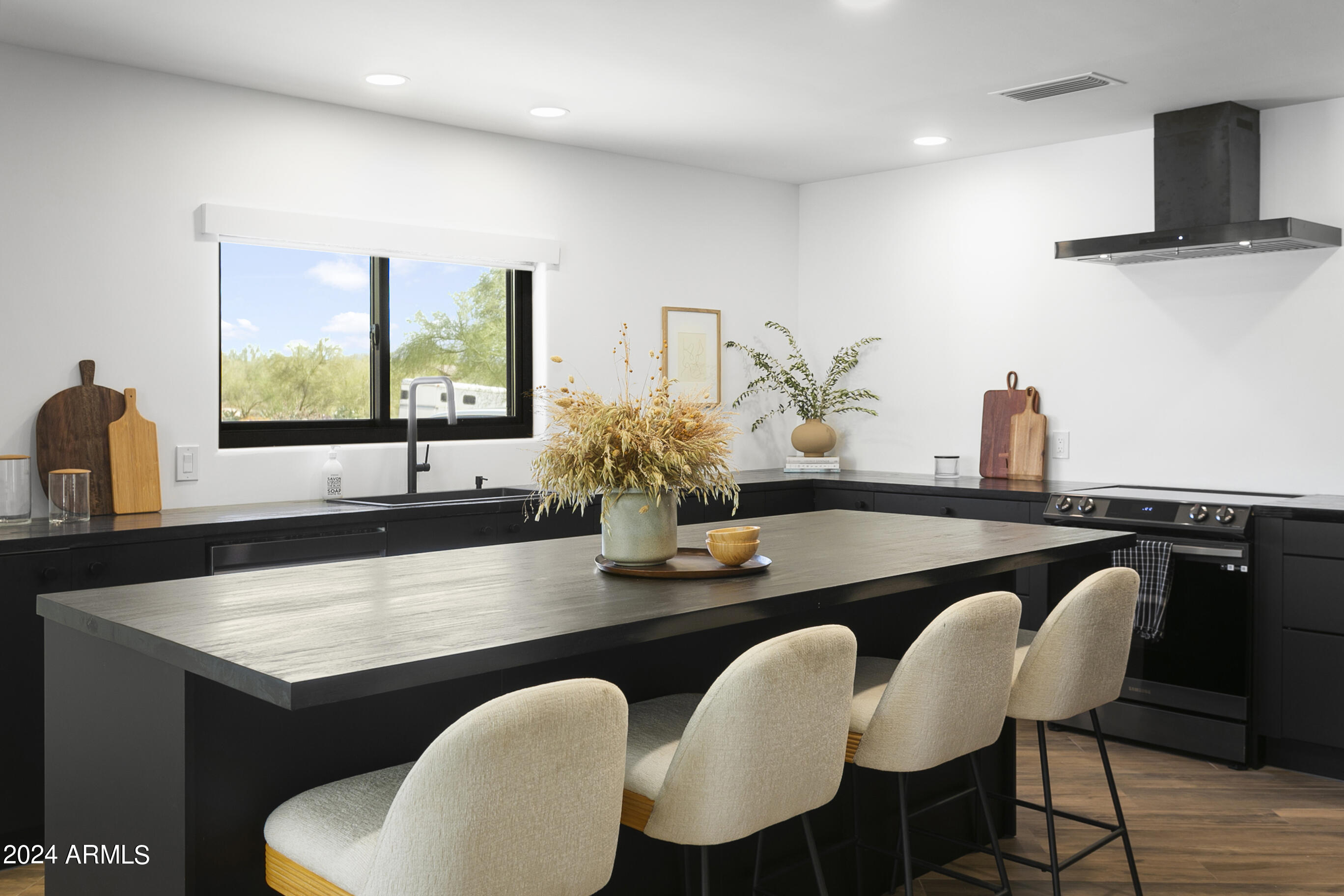 6040 E MORNING VISTA Lane