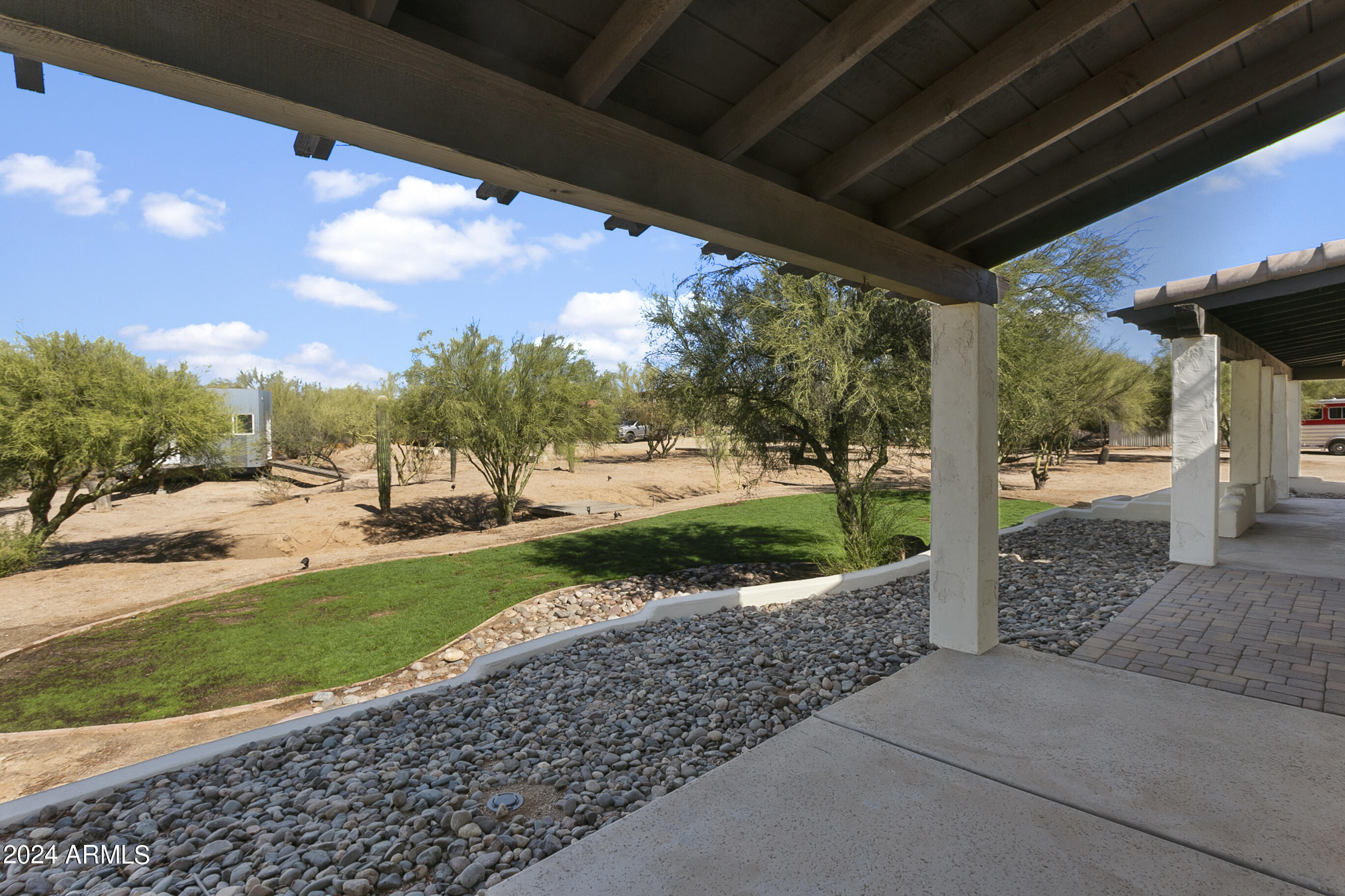 6040 E MORNING VISTA Lane