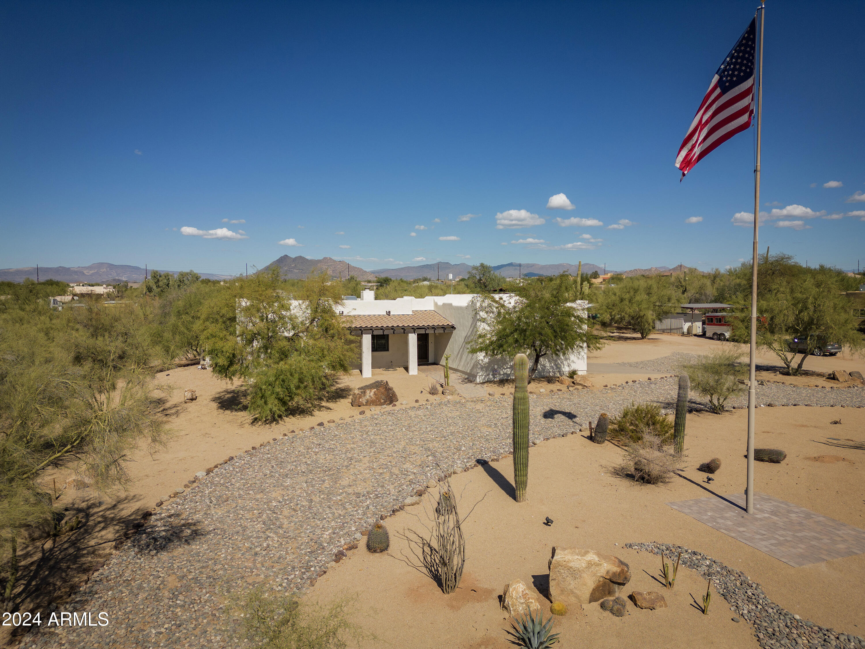 6040 E MORNING VISTA Lane