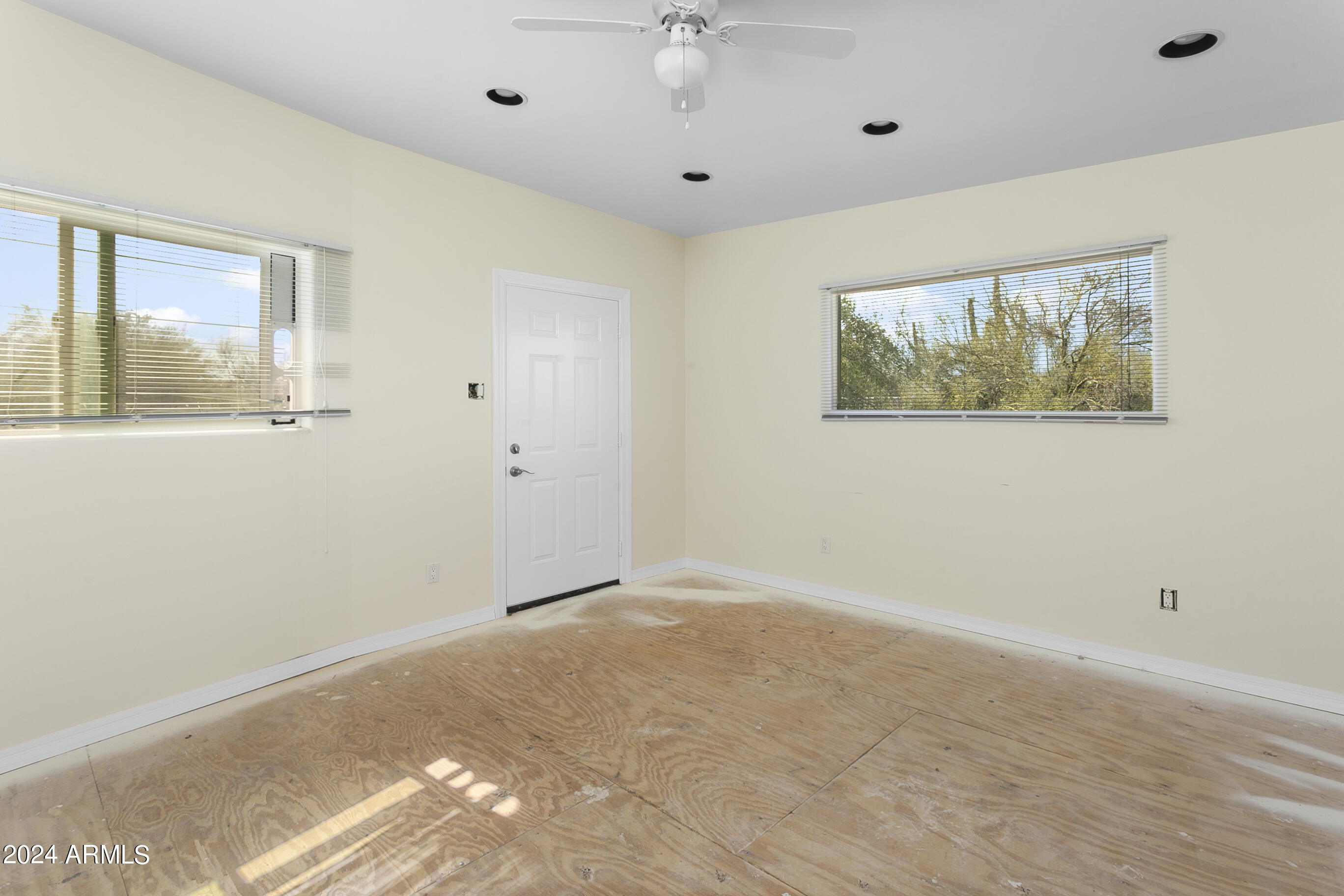 6040 E MORNING VISTA Lane