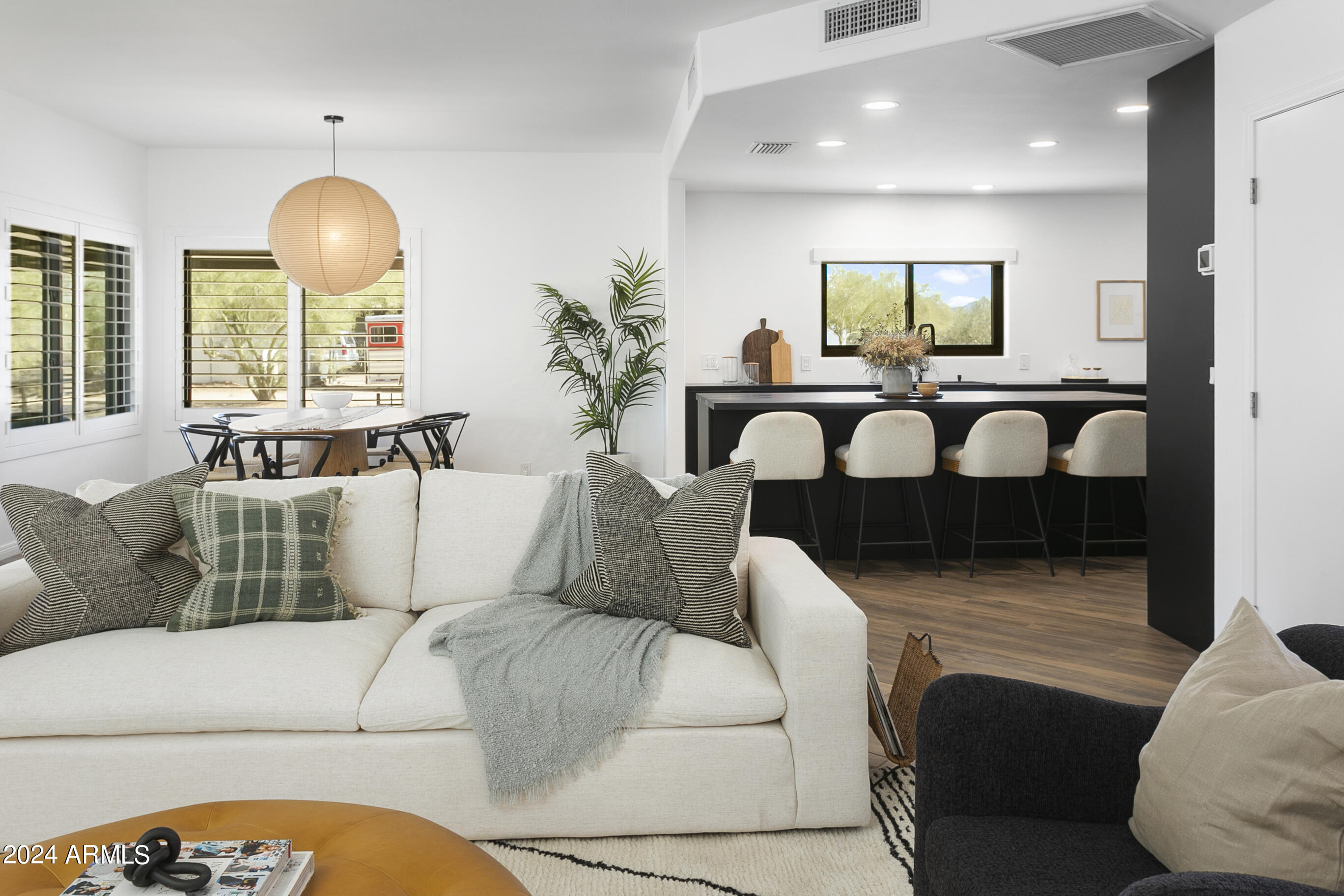 6040 E MORNING VISTA Lane