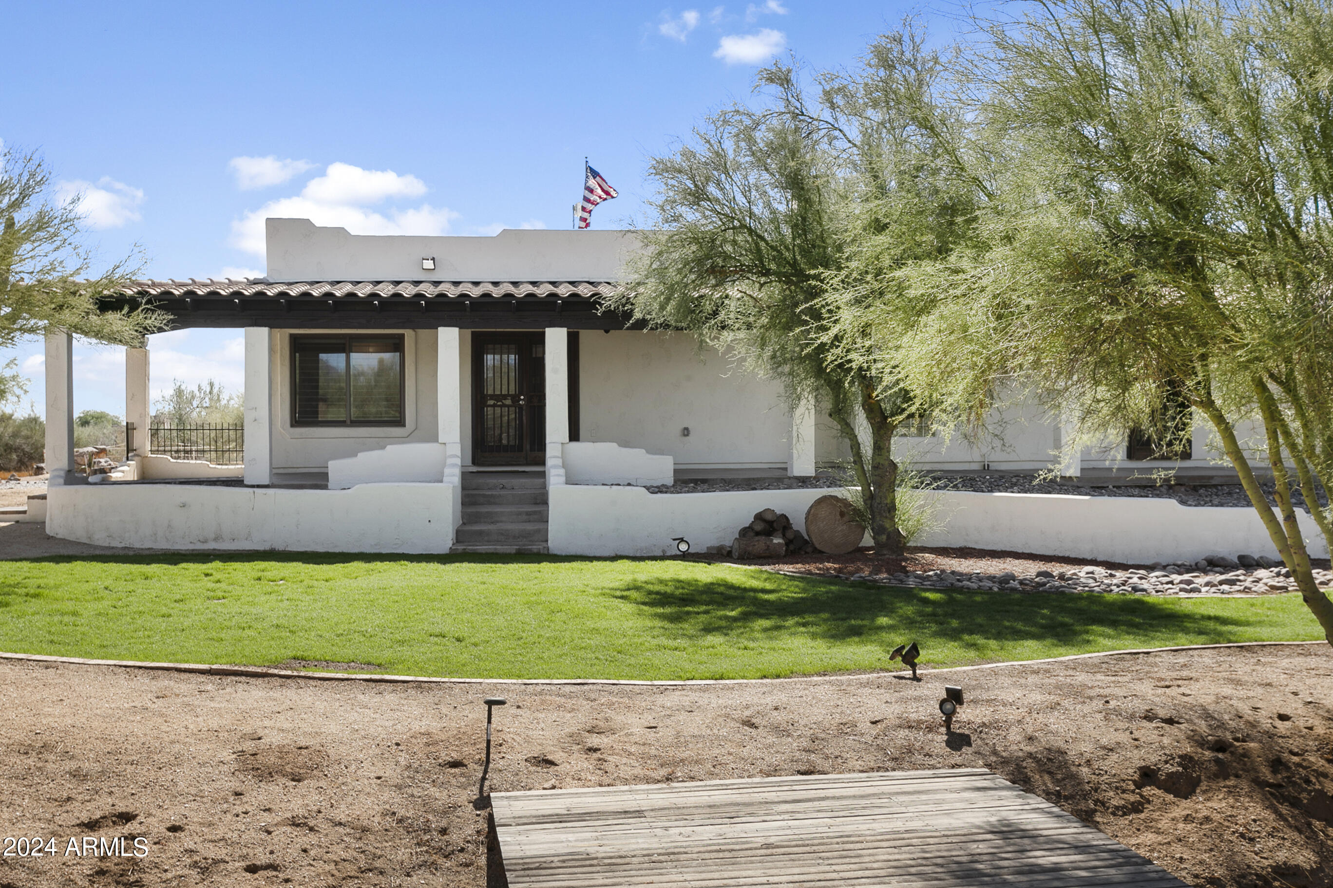 6040 E MORNING VISTA Lane