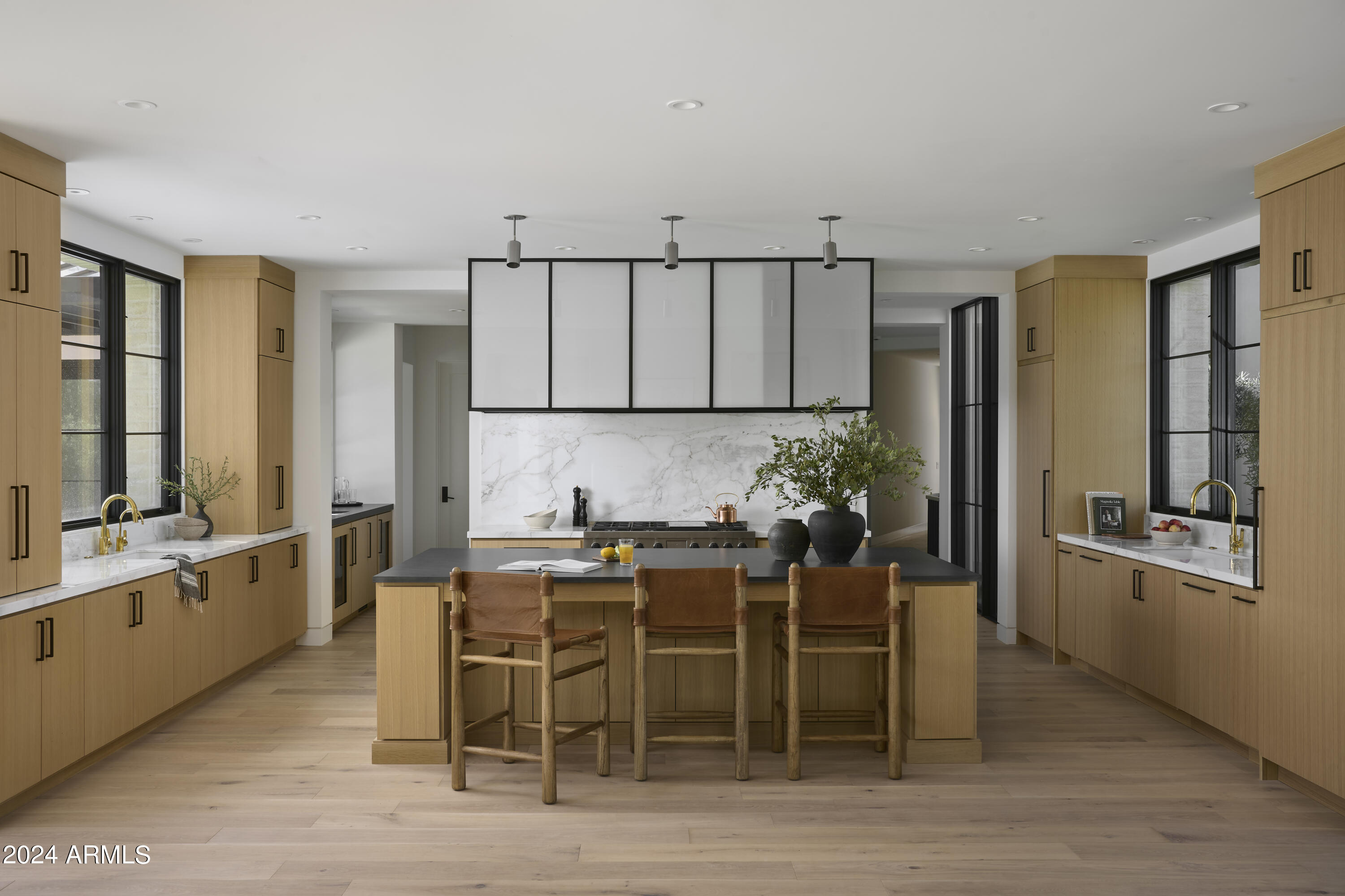 4723 E MARIPOSA Street