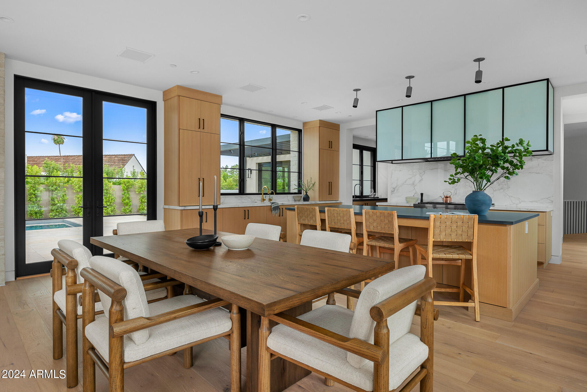 4723 E MARIPOSA Street